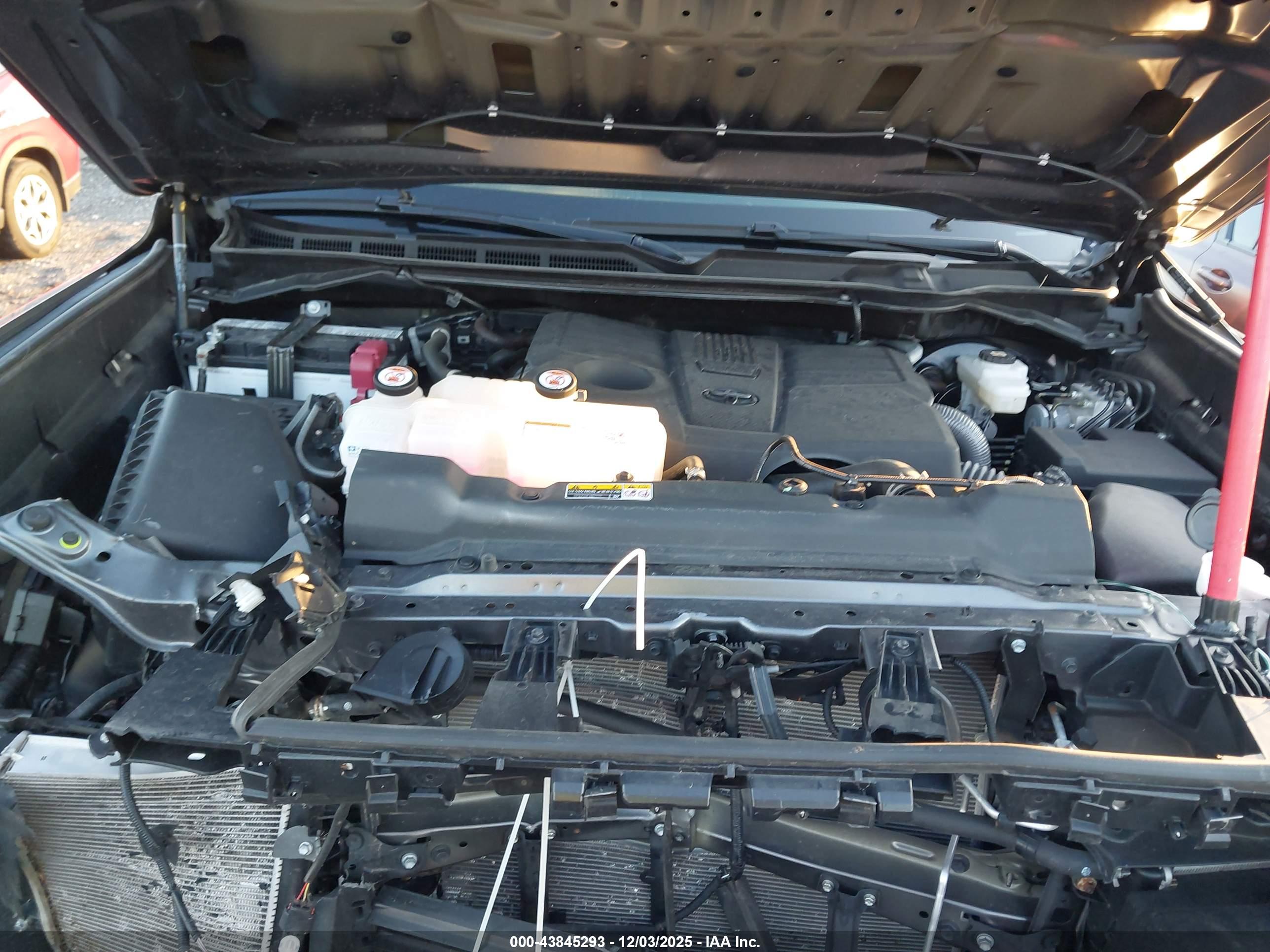 TOYOTA TUNDRA image 10