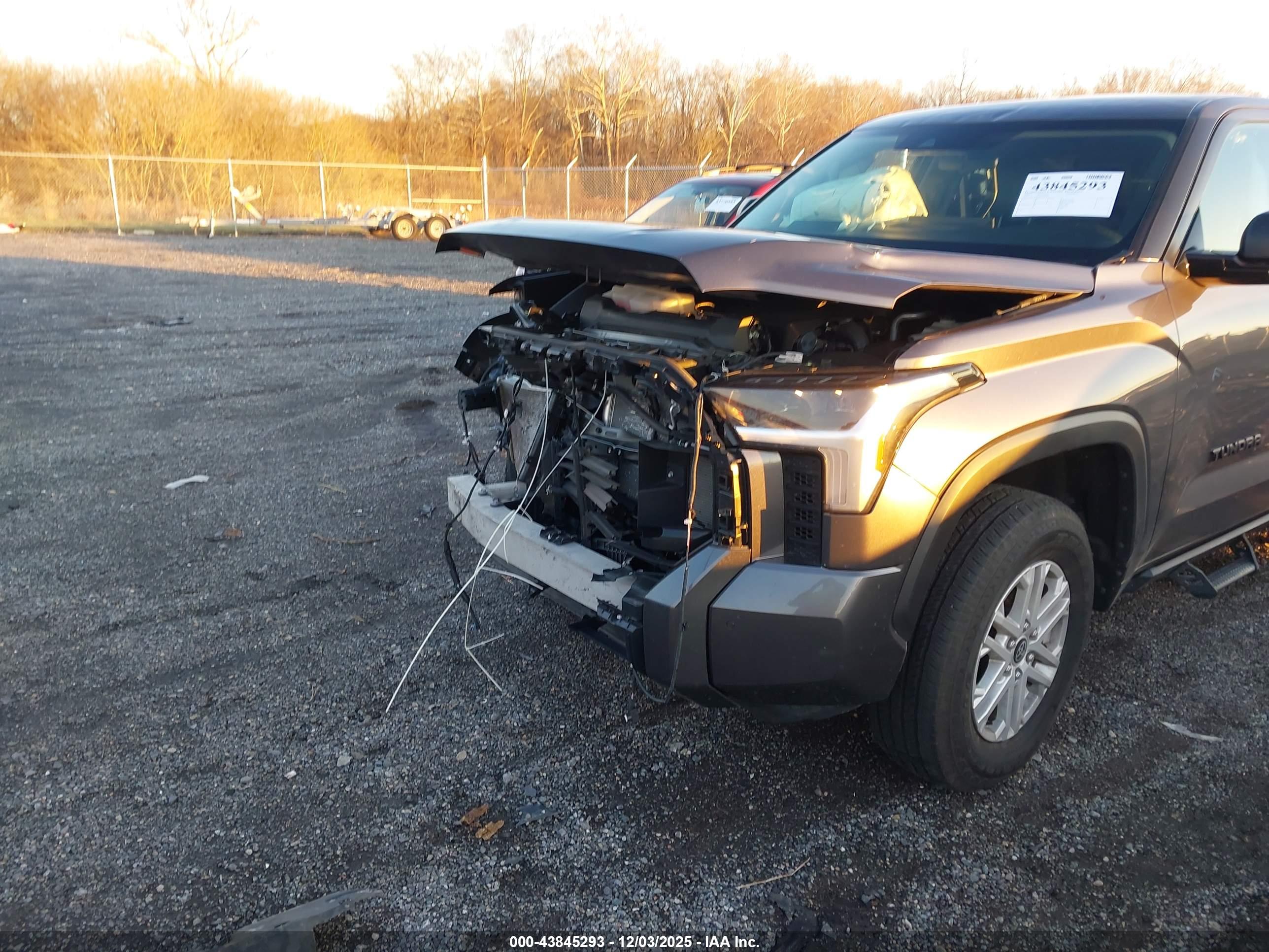 TOYOTA TUNDRA image 6
