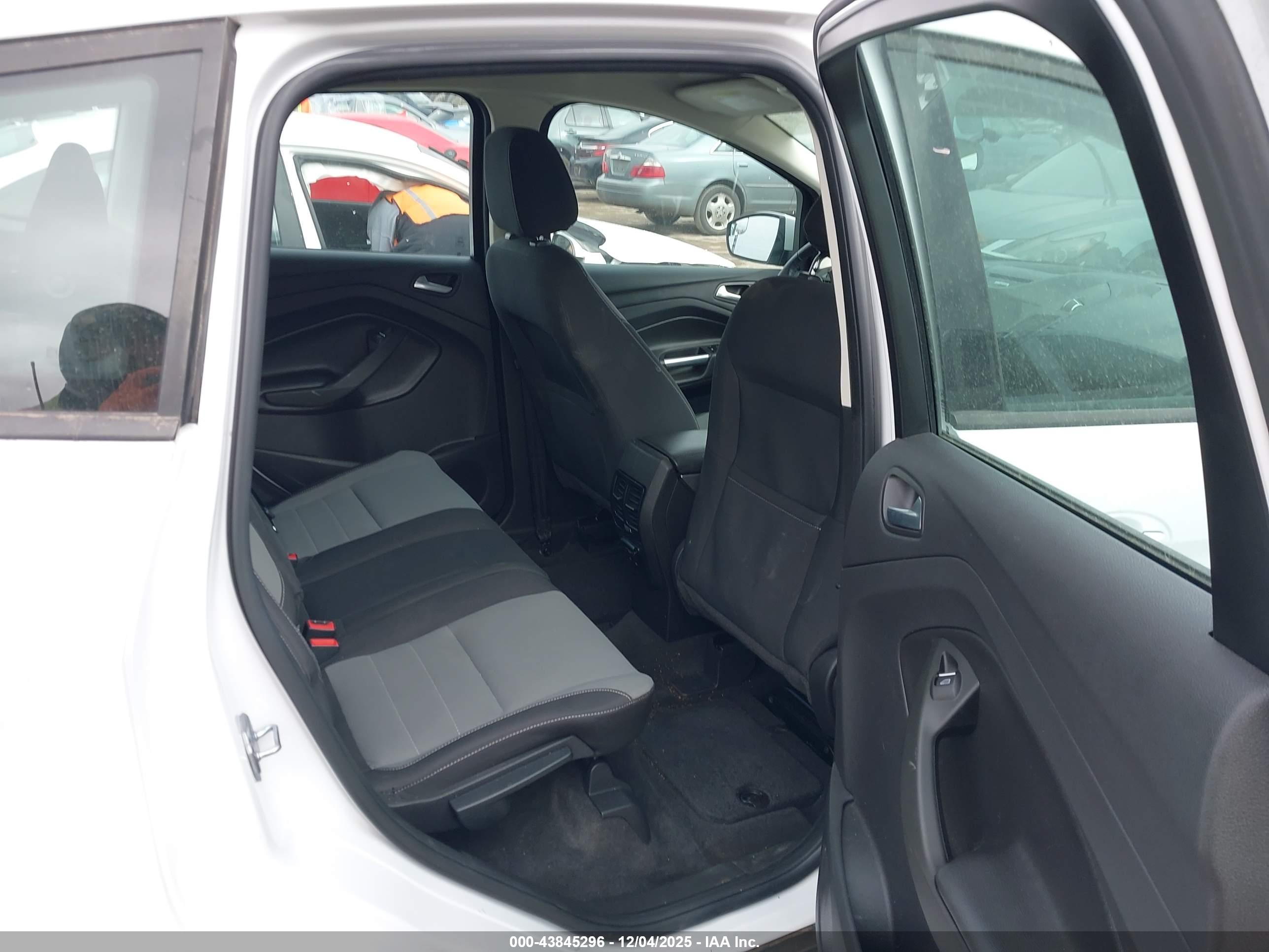 FORD C-MAX image 8