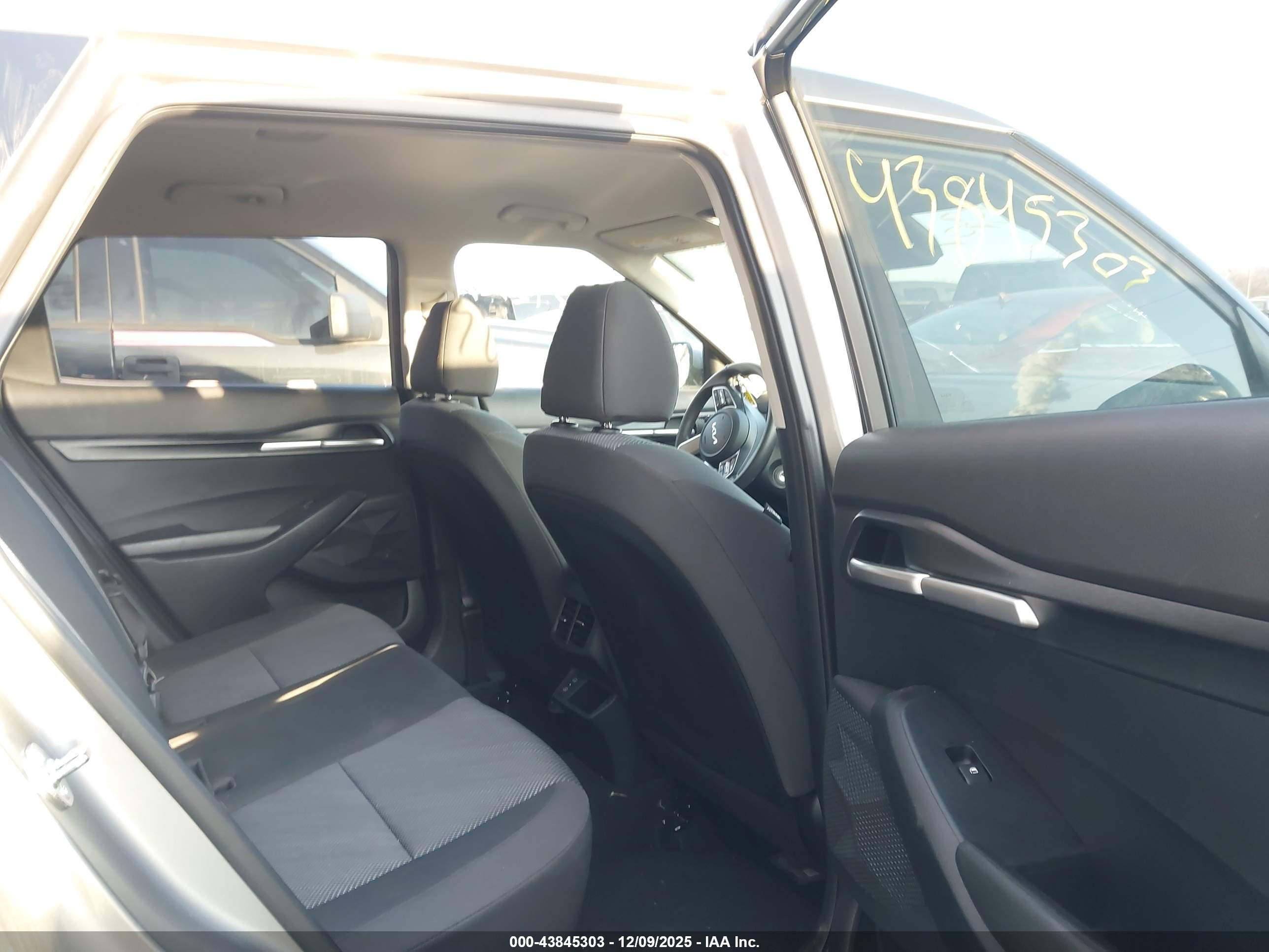 KIA SELTOS image 8