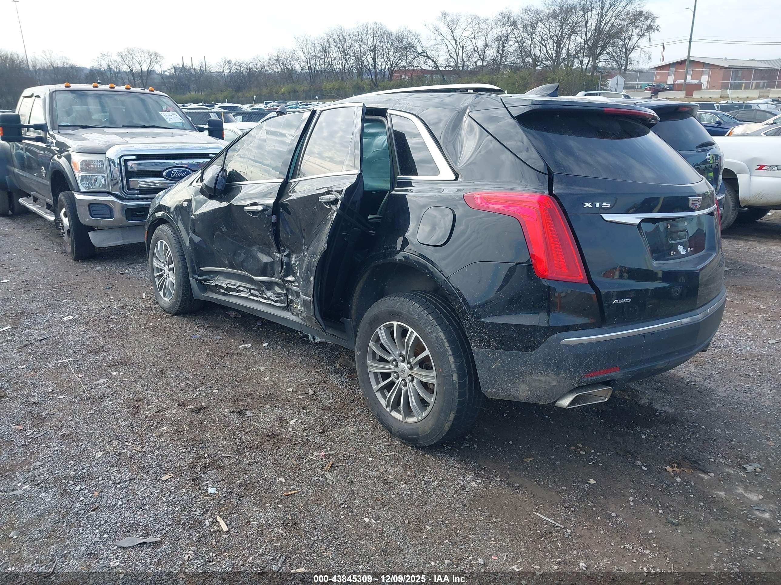CADILLAC XT5 image 3