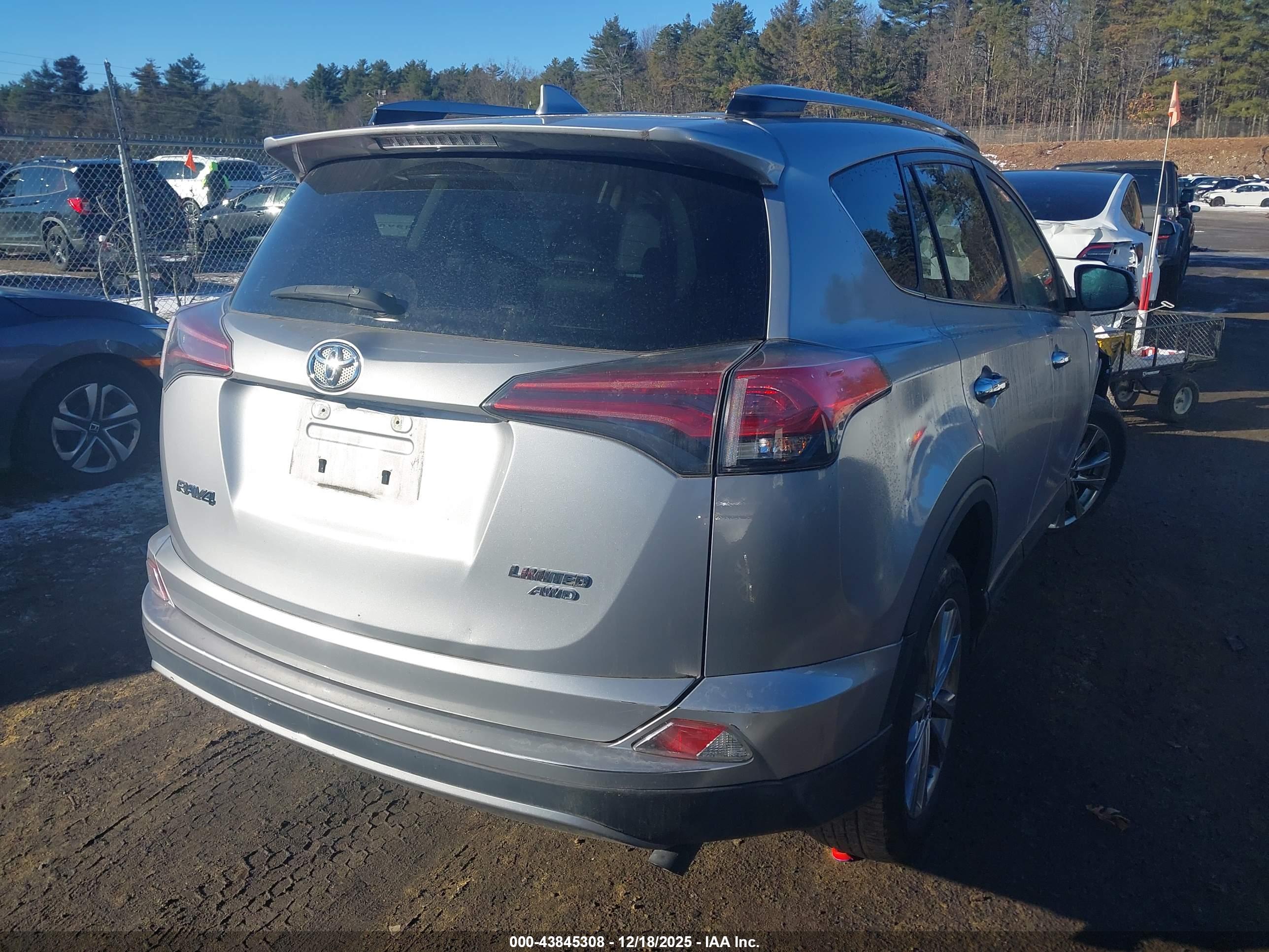 TOYOTA RAV4 image 4