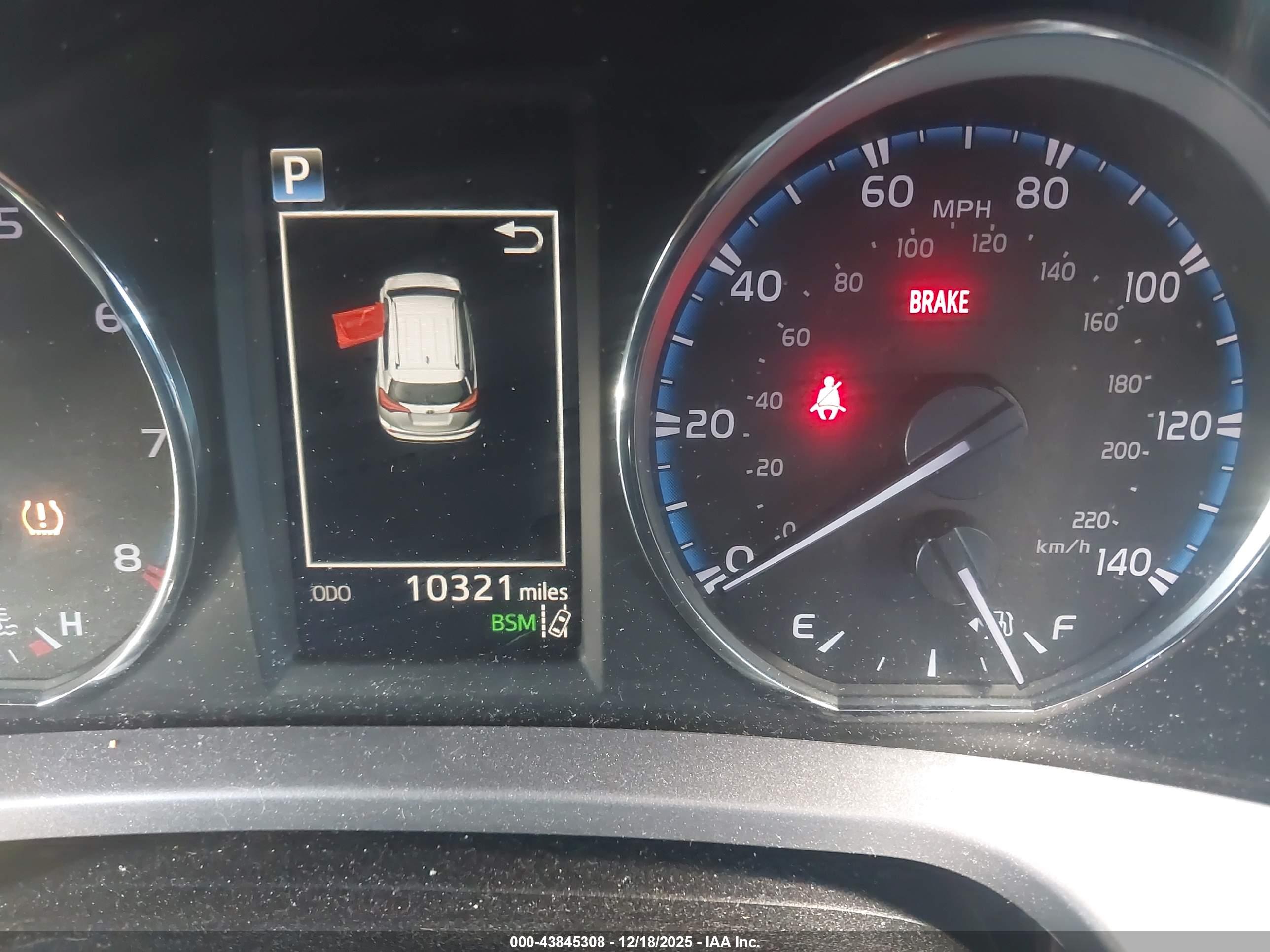 TOYOTA RAV4 image 7