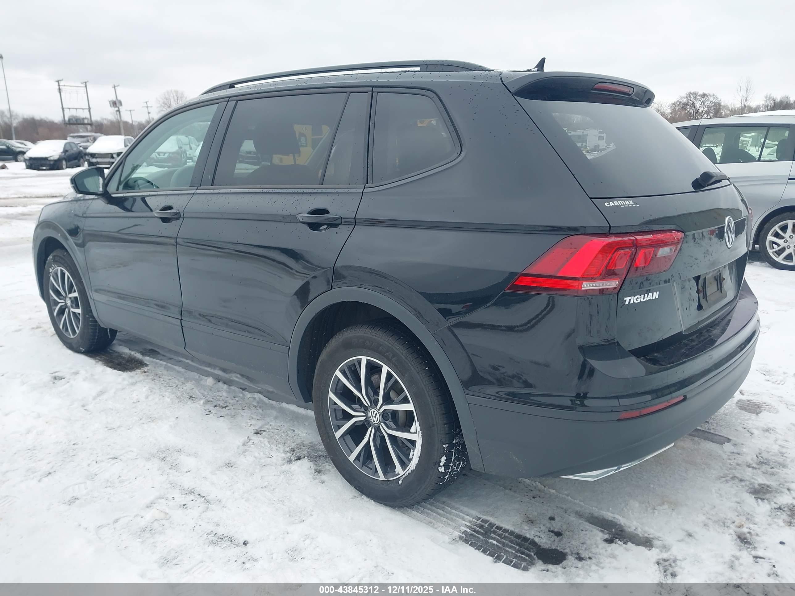 VOLKSWAGEN TIGUAN image 3