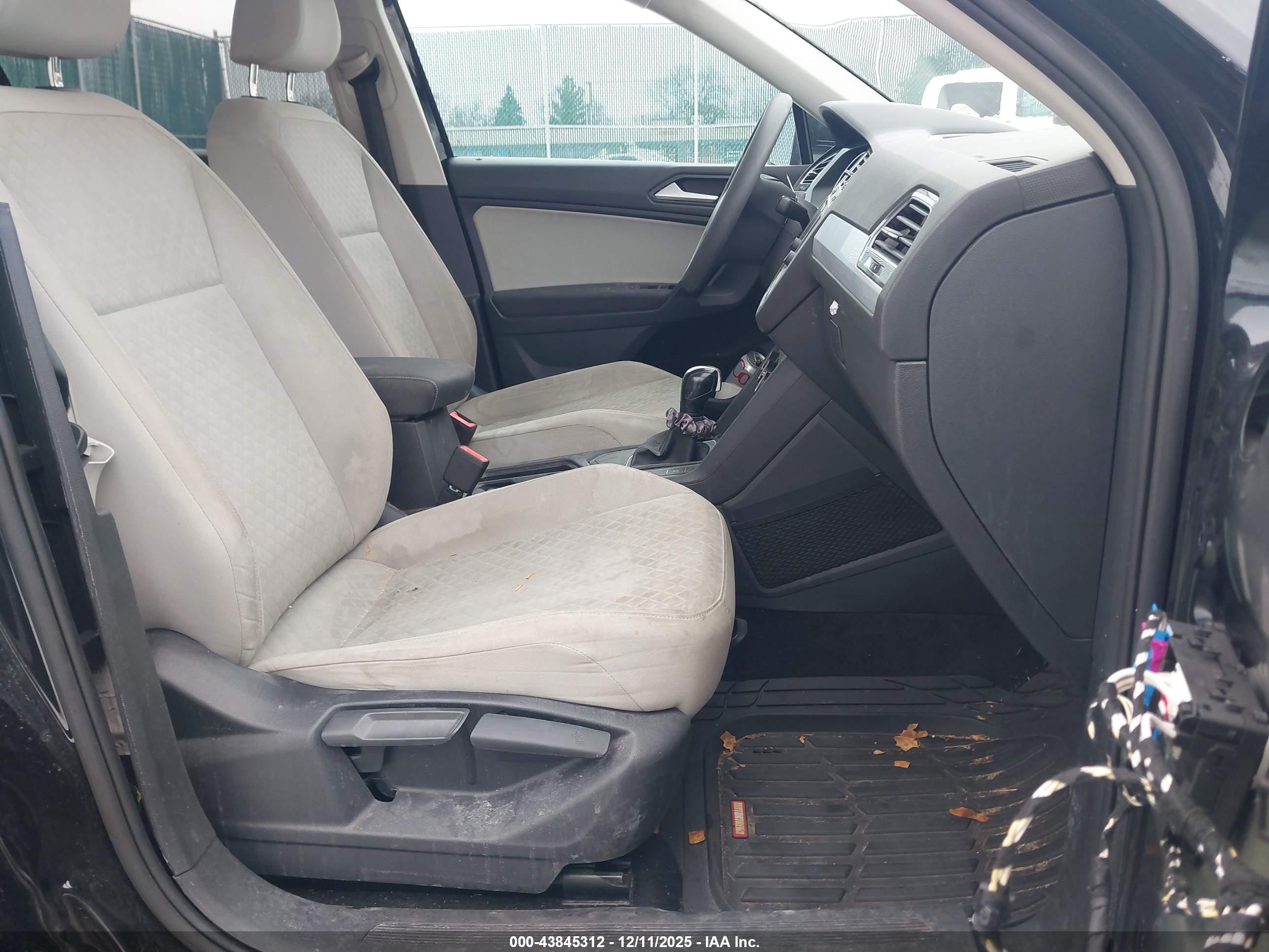 VOLKSWAGEN TIGUAN image 5