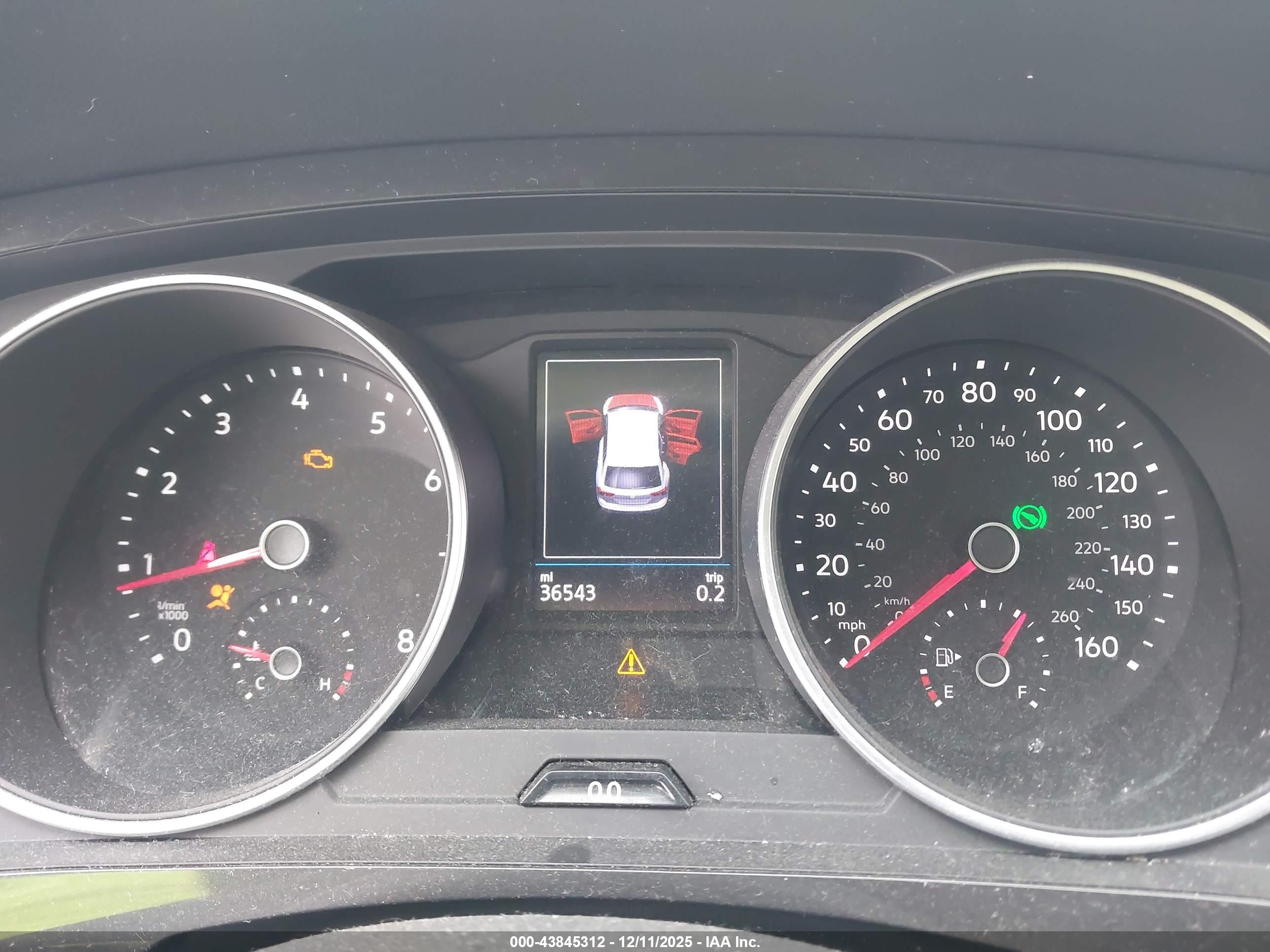 VOLKSWAGEN TIGUAN image 7