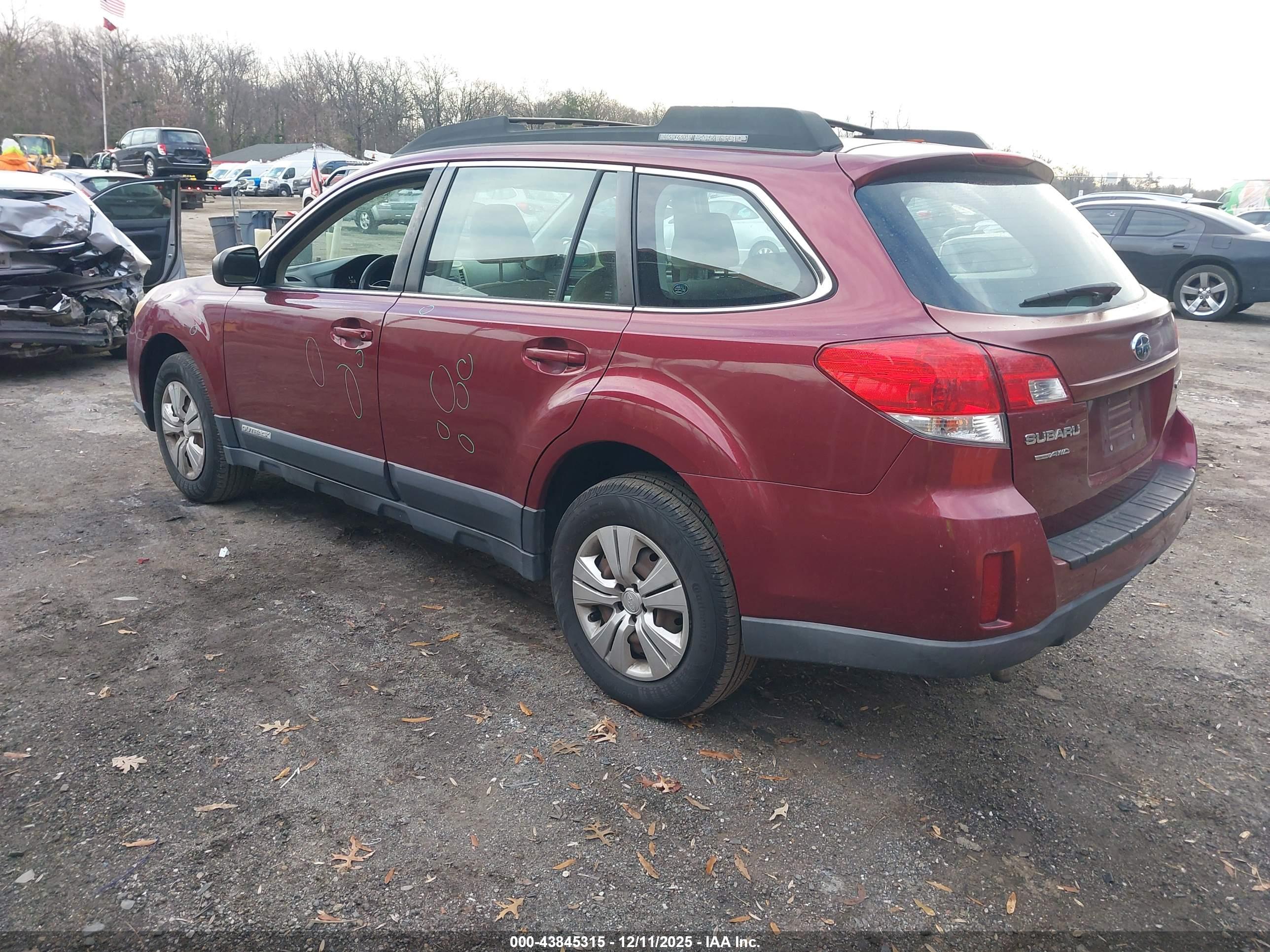 SUBARU OUTBACK image 3
