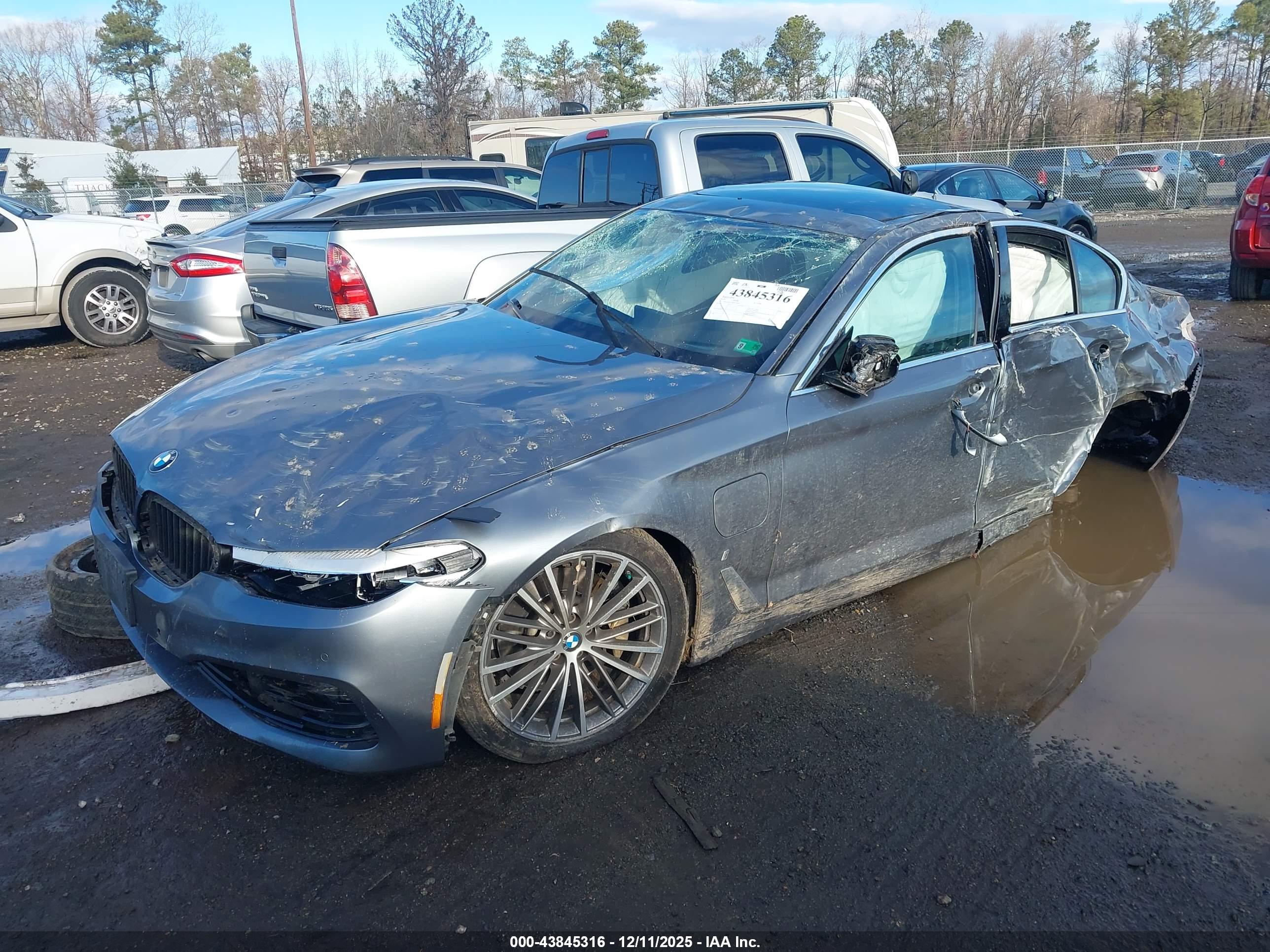 BMW 530E image 2