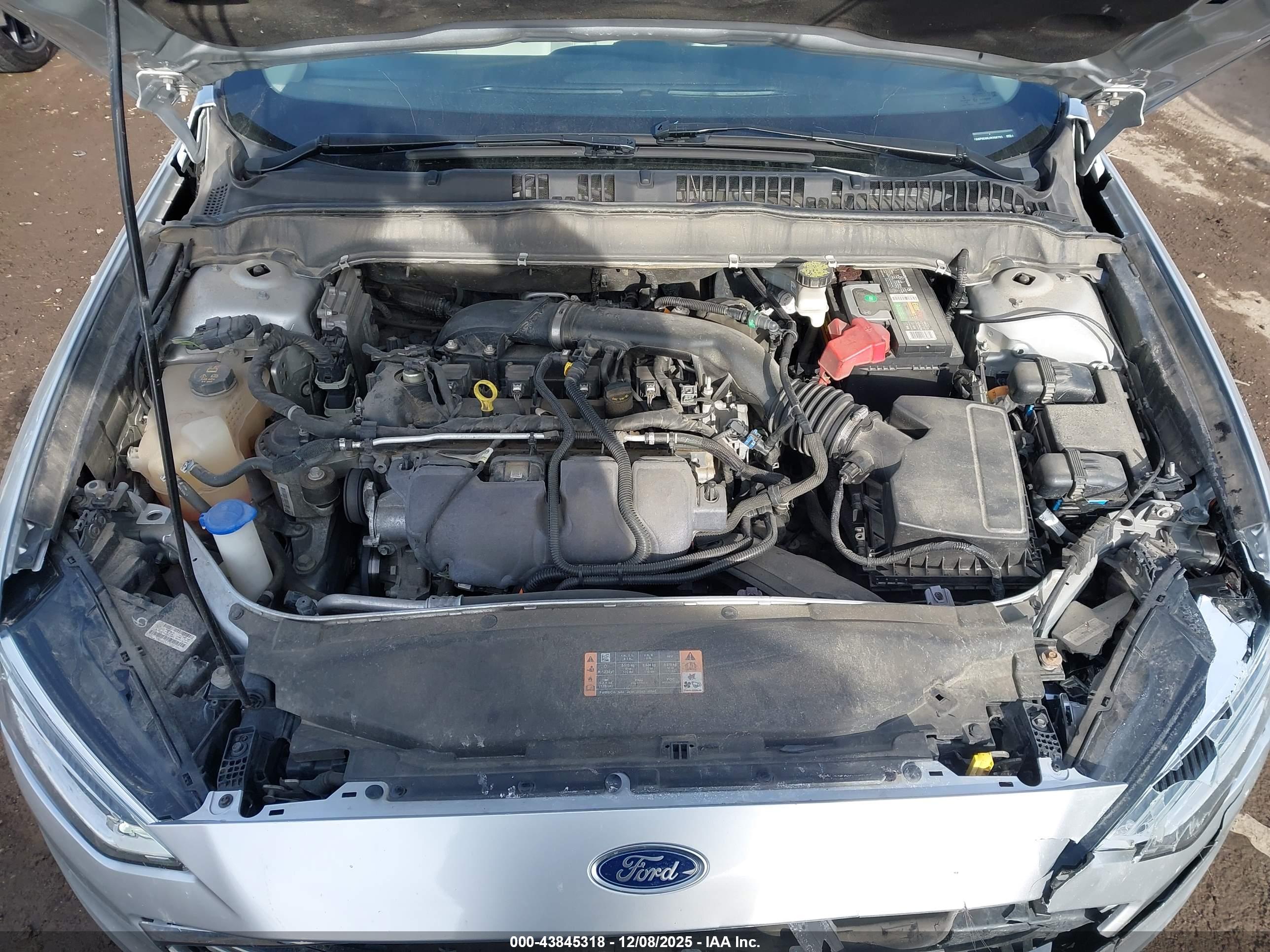 FORD FUSION image 10
