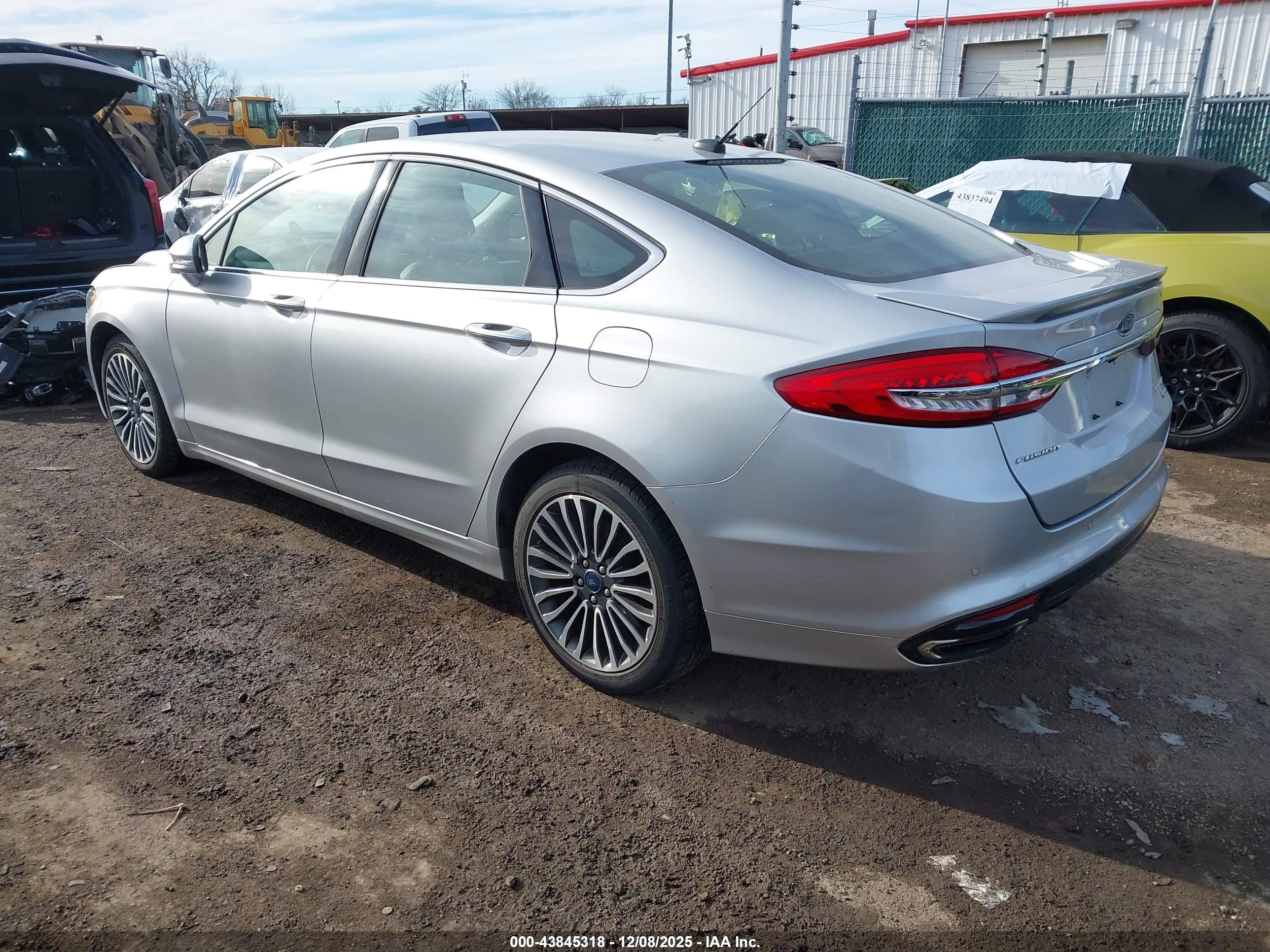 FORD FUSION image 3