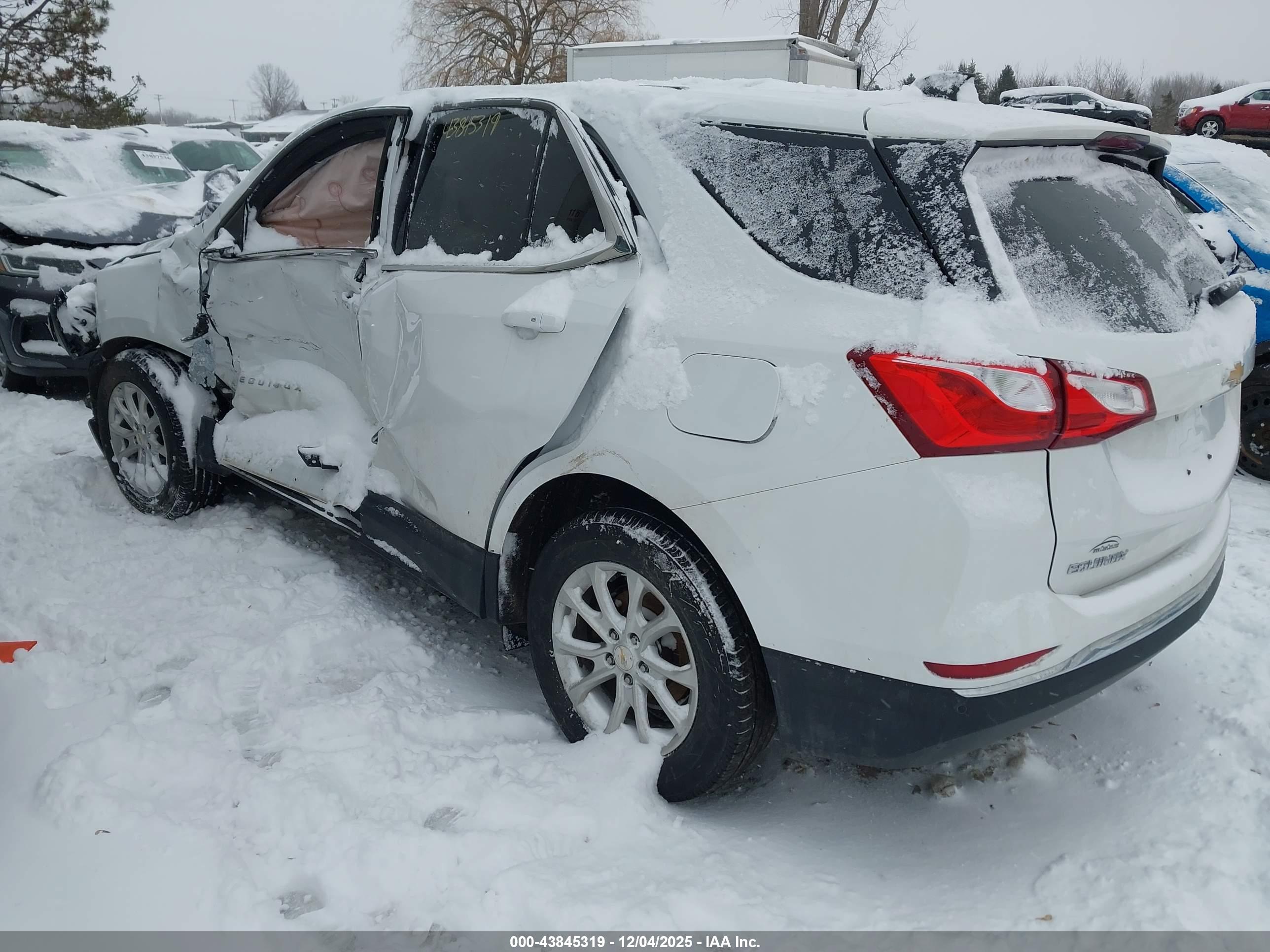 CHEVROLET EQUINOX image 3