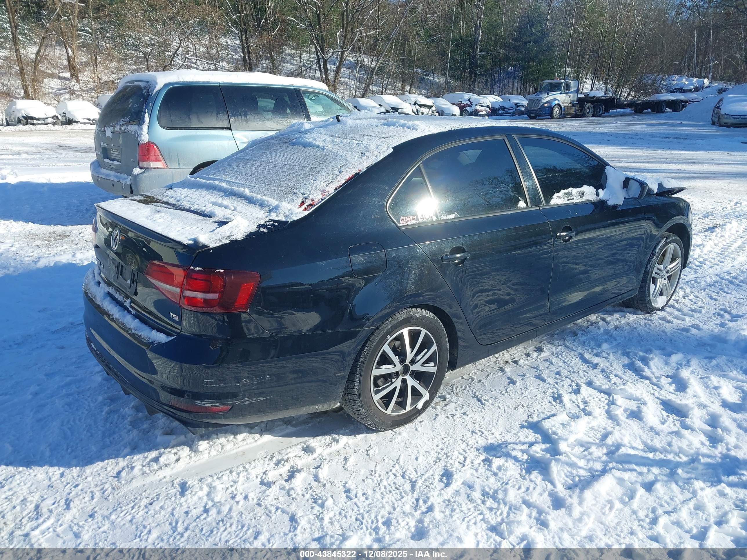 VOLKSWAGEN JETTA image 4