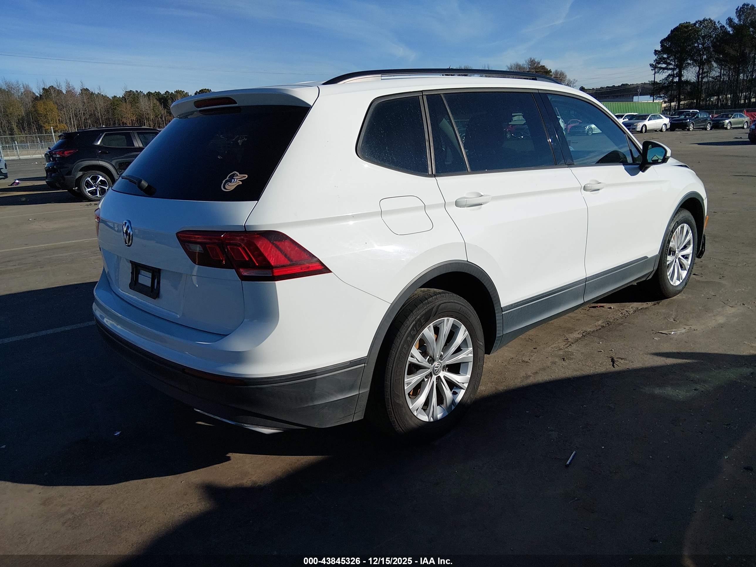 VOLKSWAGEN TIGUAN image 4