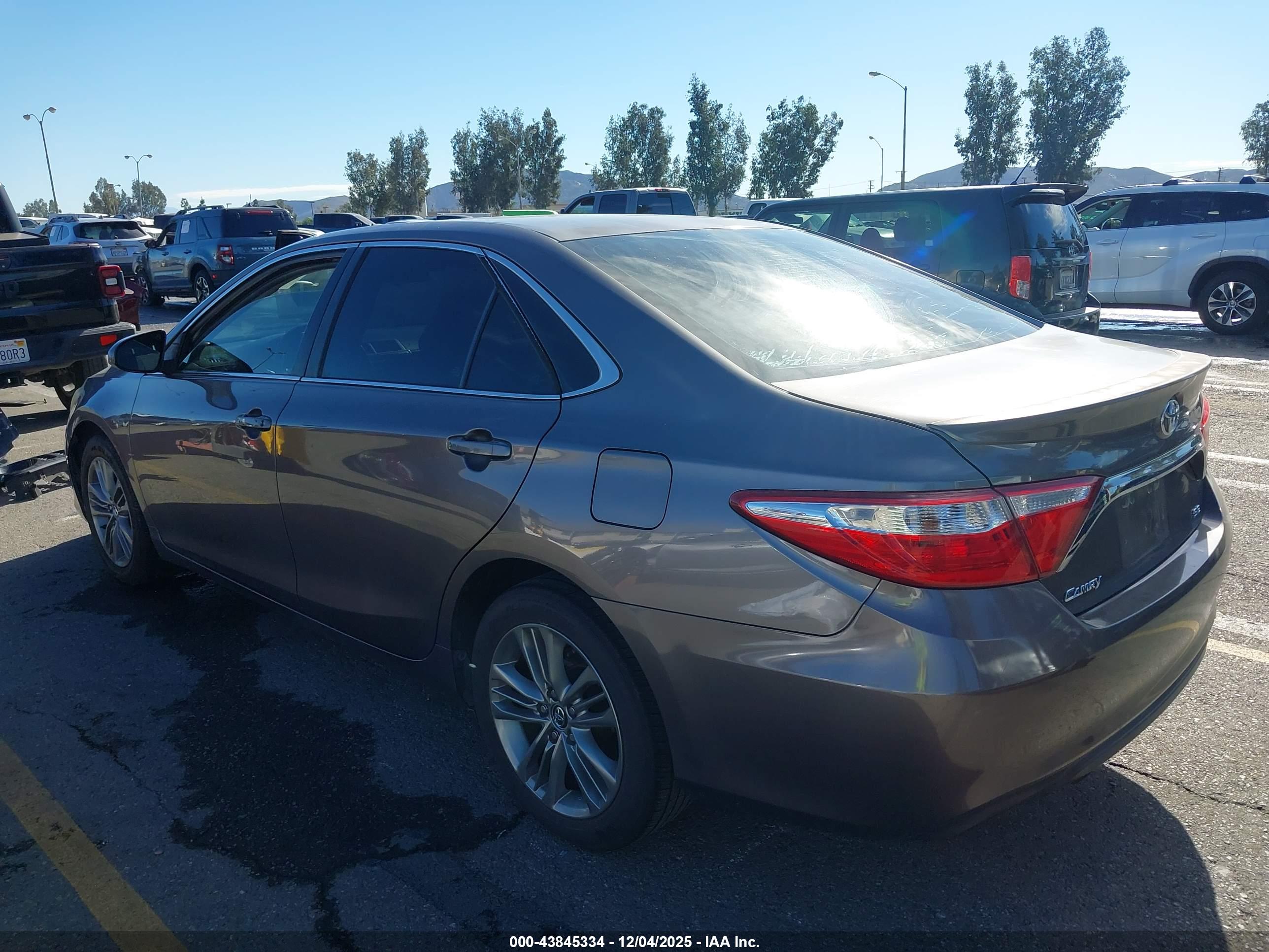 TOYOTA CAMRY image 3