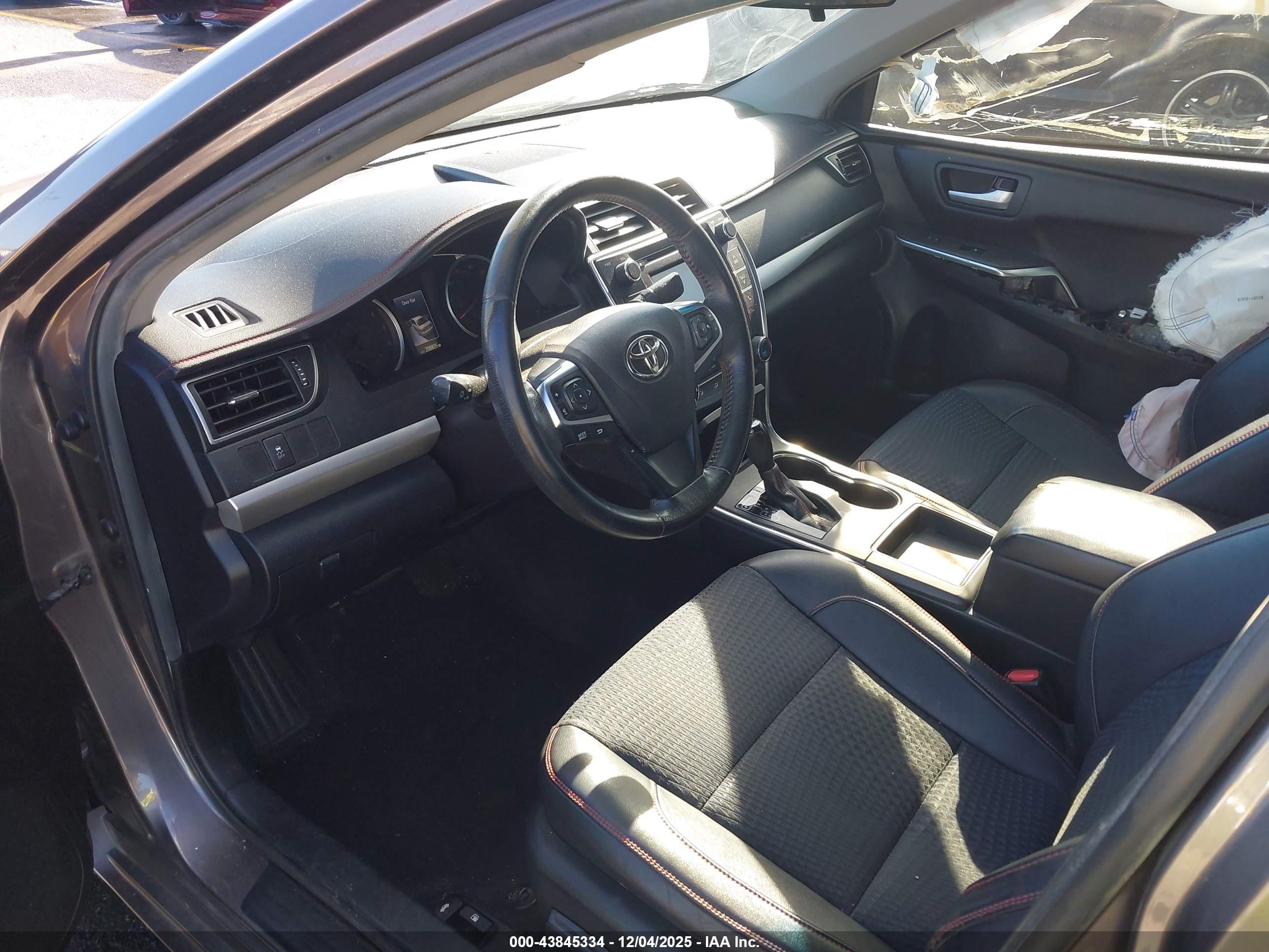 TOYOTA CAMRY image 5