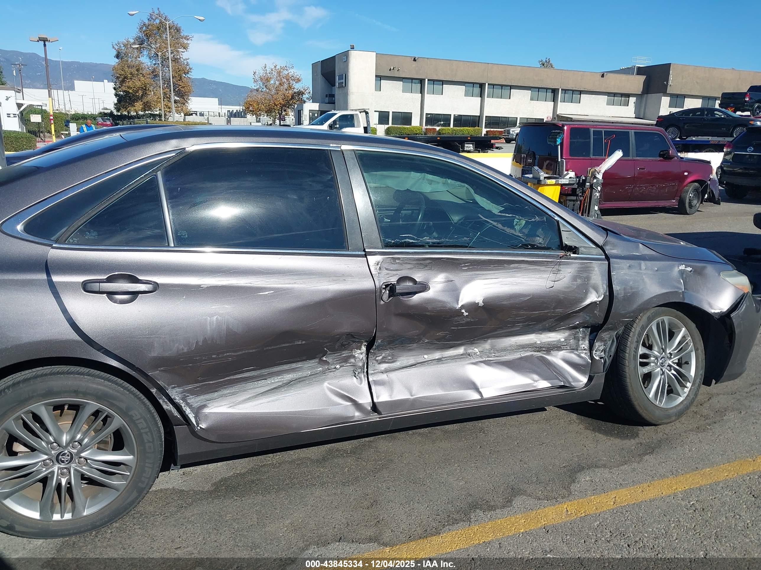 TOYOTA CAMRY image 6