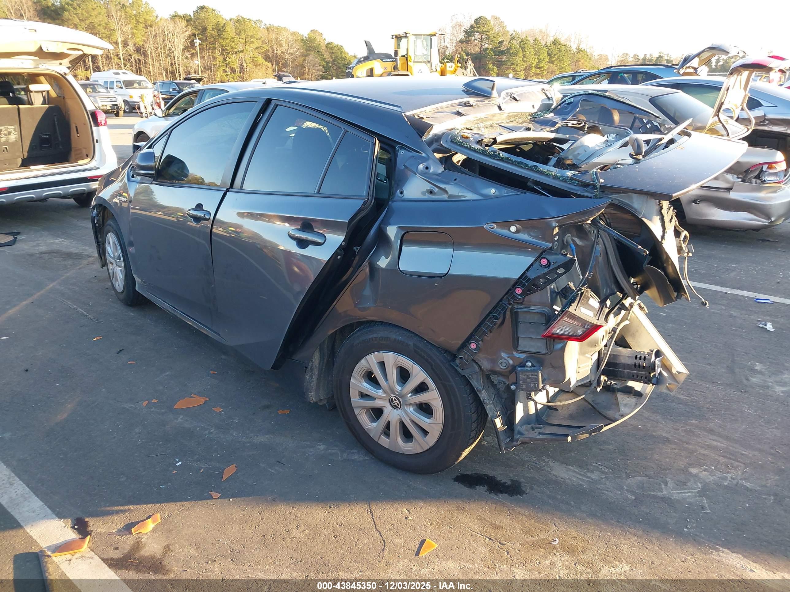 TOYOTA PRIUS image 3