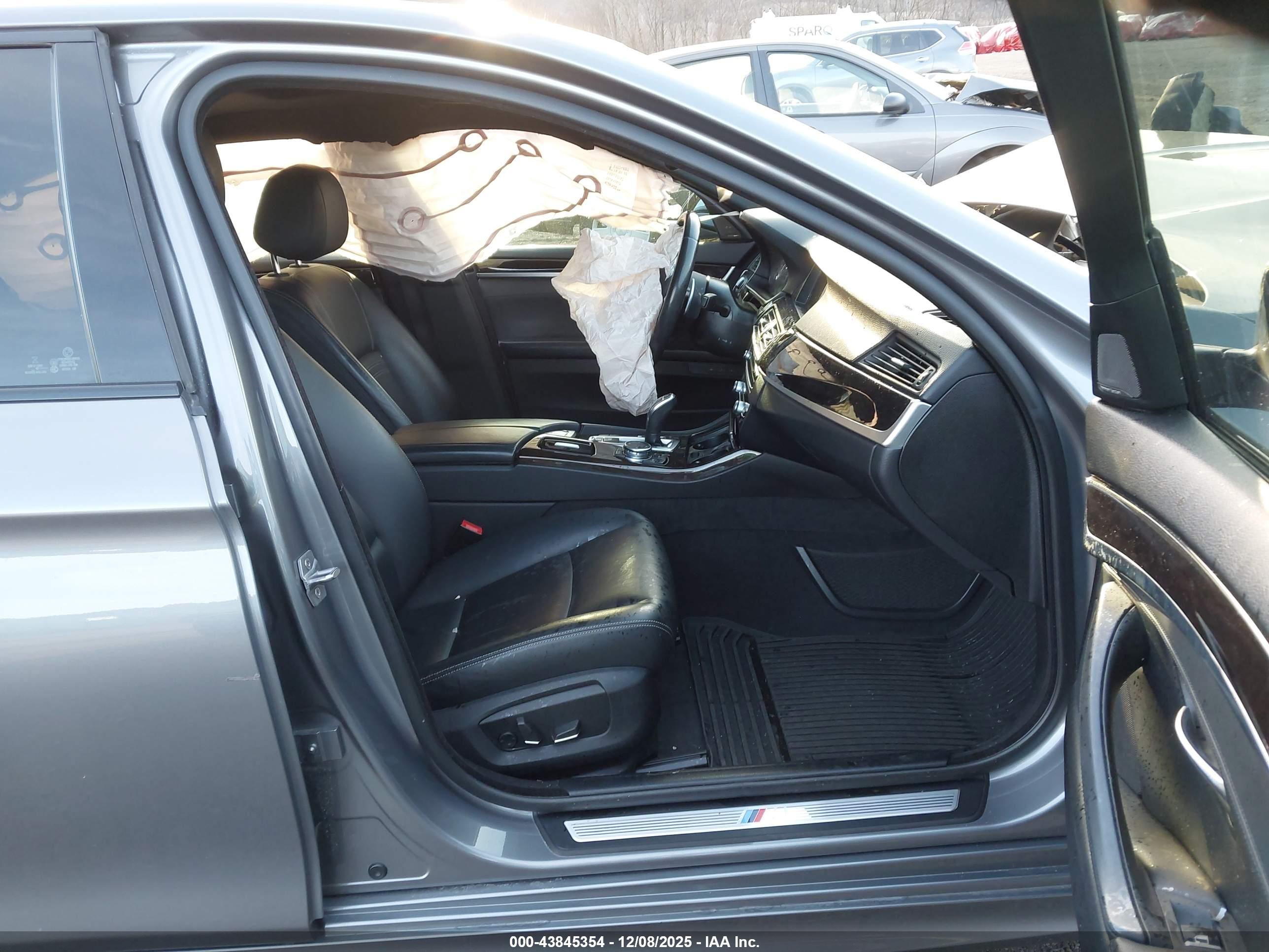 BMW 528I image 5