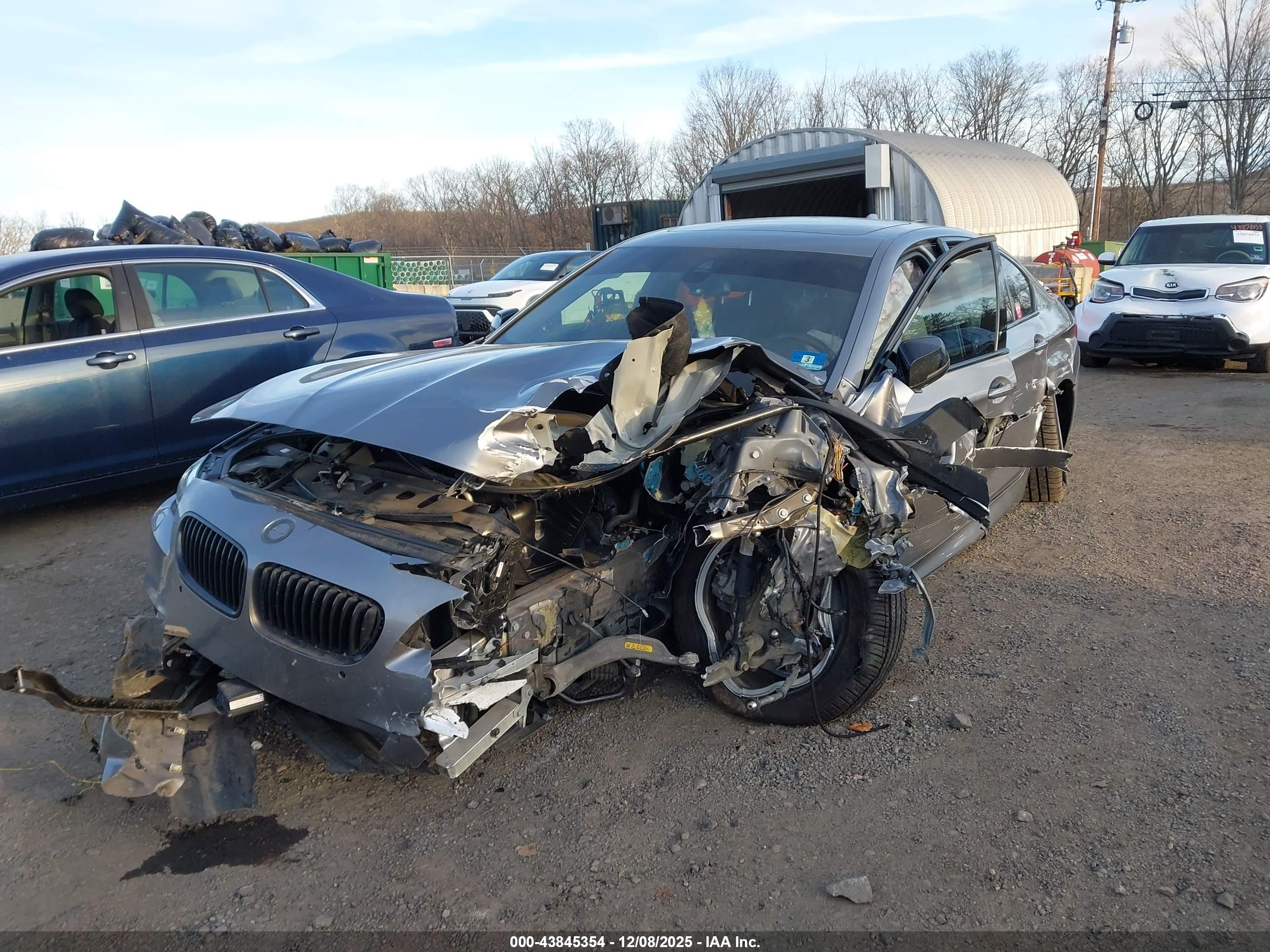 BMW 528I image 6