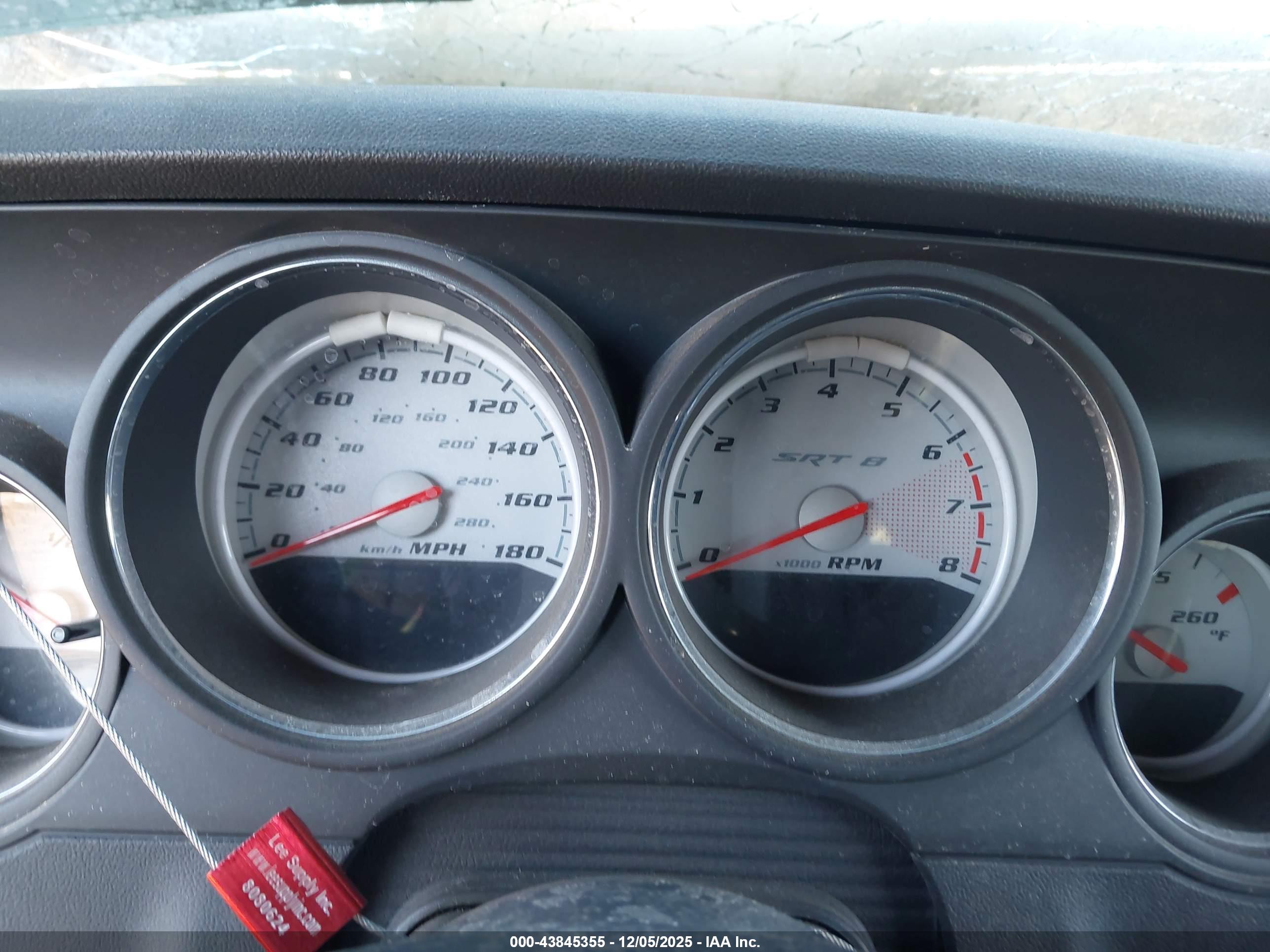 DODGE CHALLENGER image 7