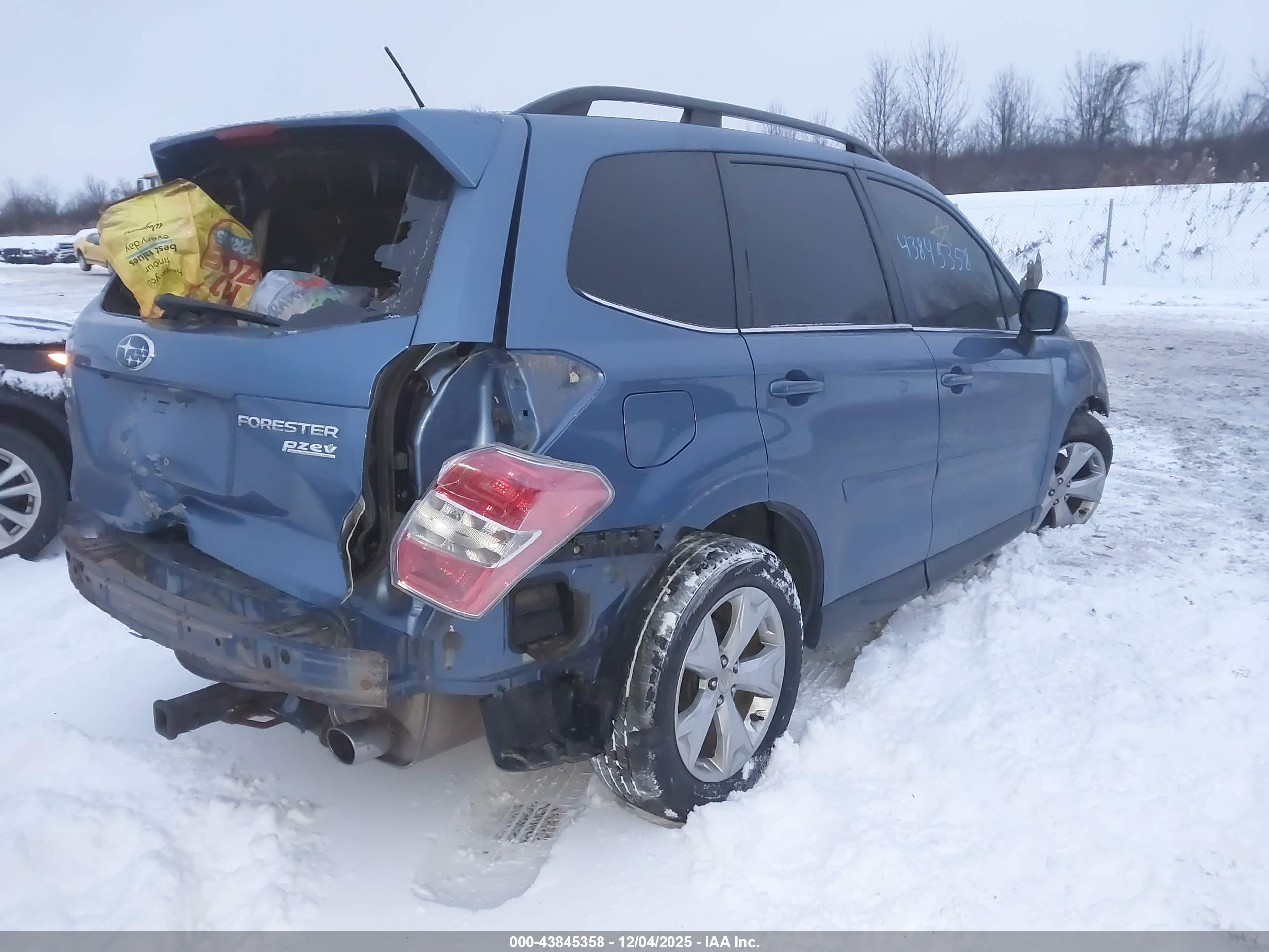 SUBARU FORESTER image 4