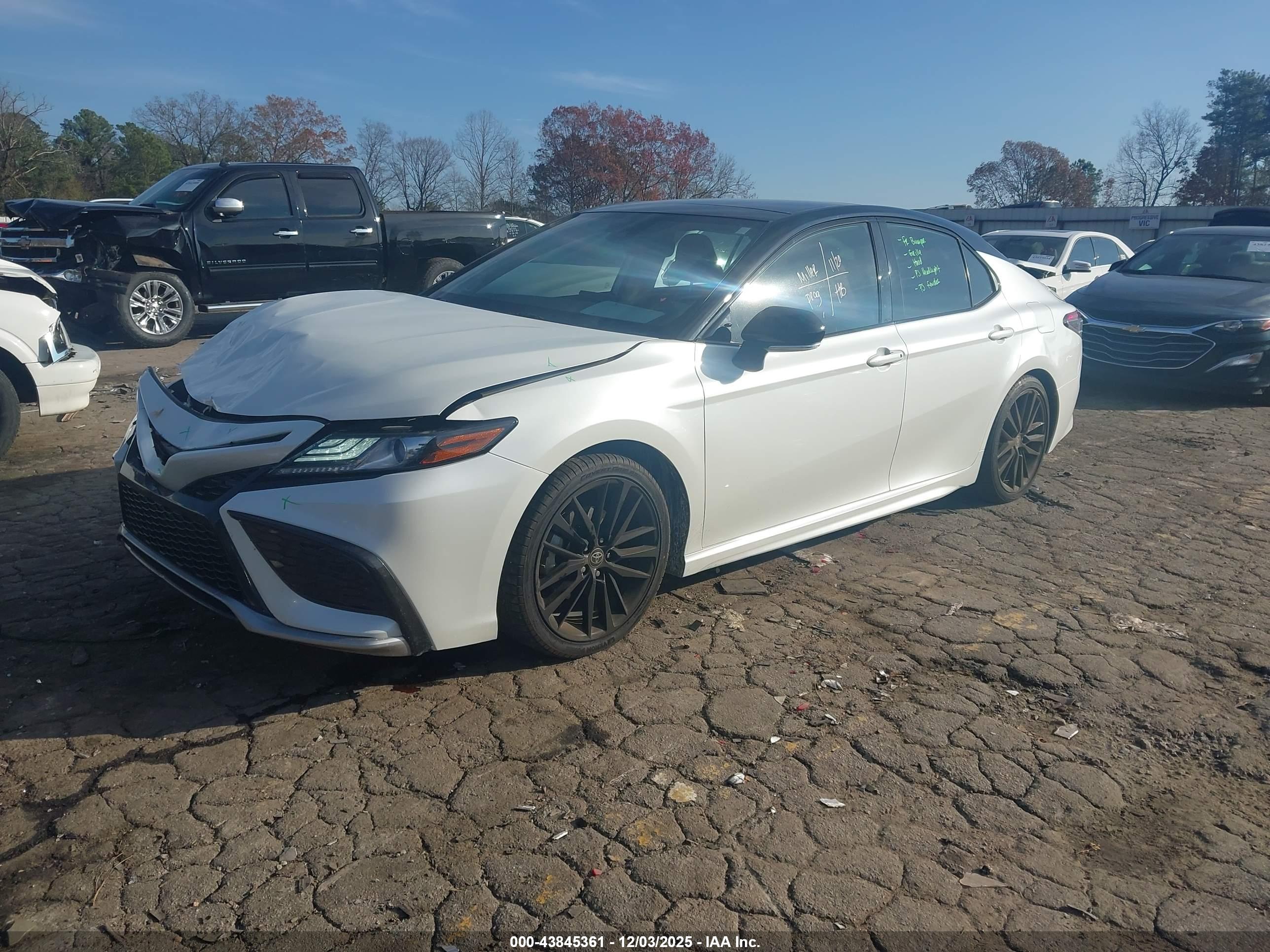 TOYOTA CAMRY image 2