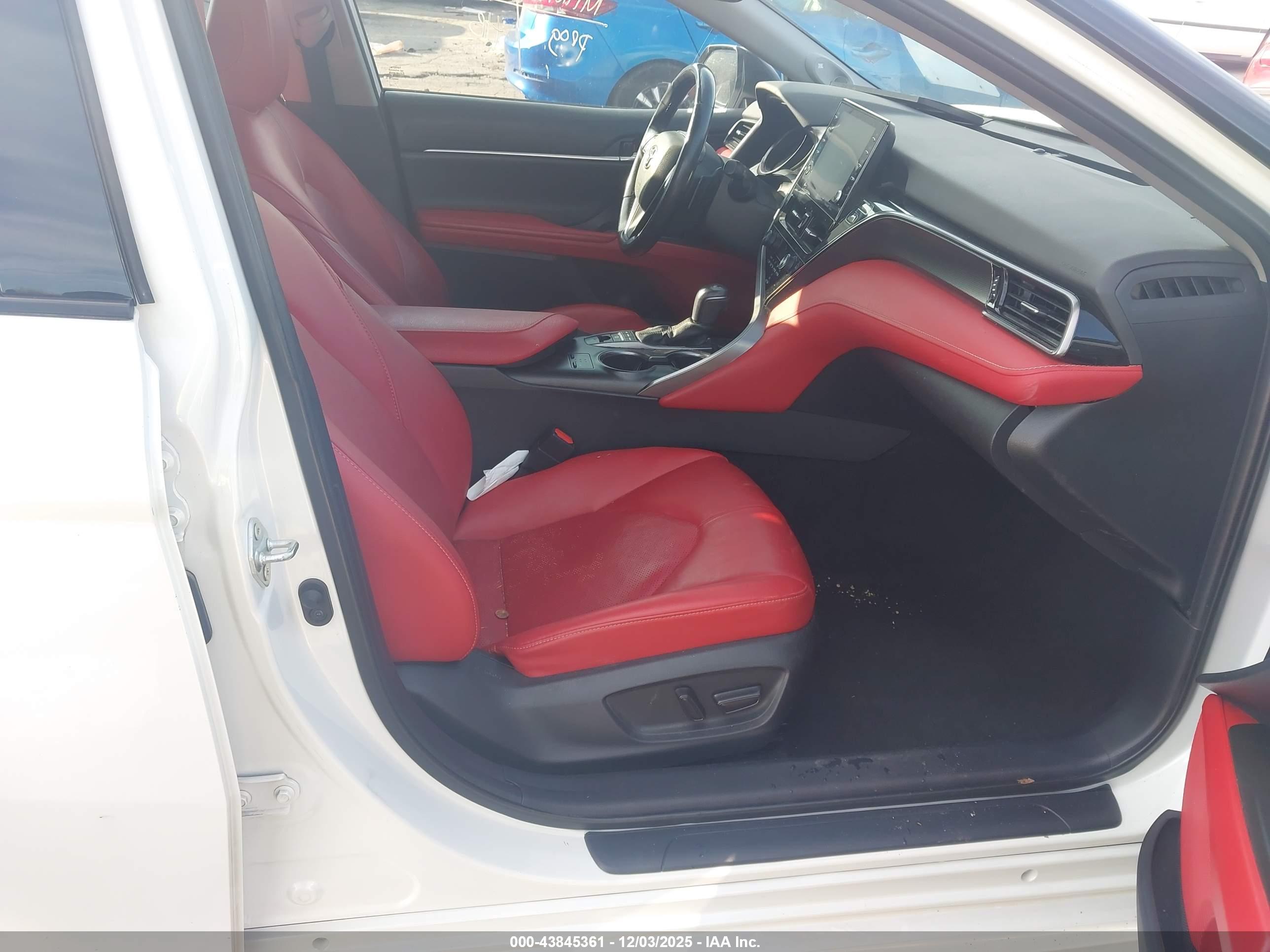 TOYOTA CAMRY image 5