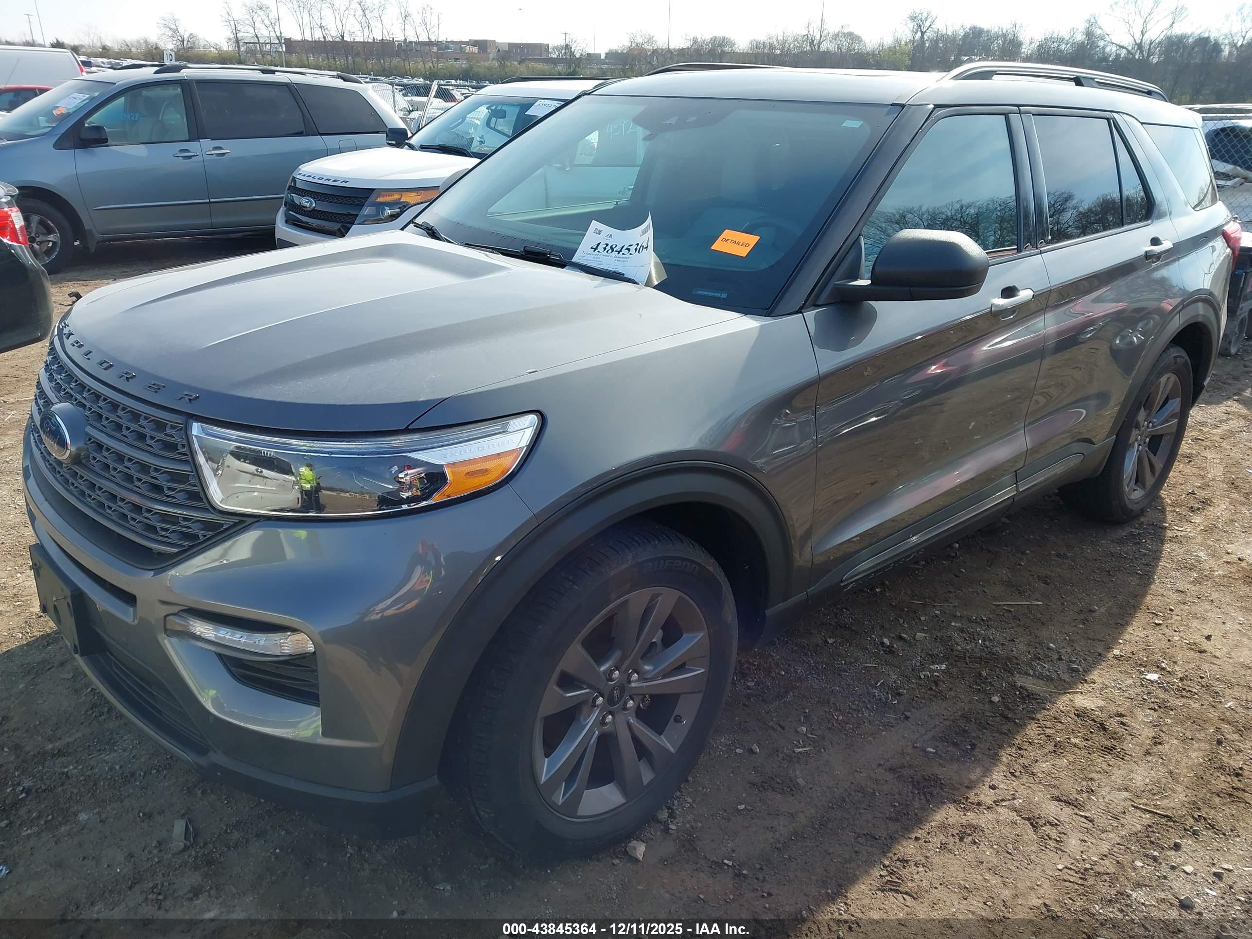 FORD EXPLORER image 2