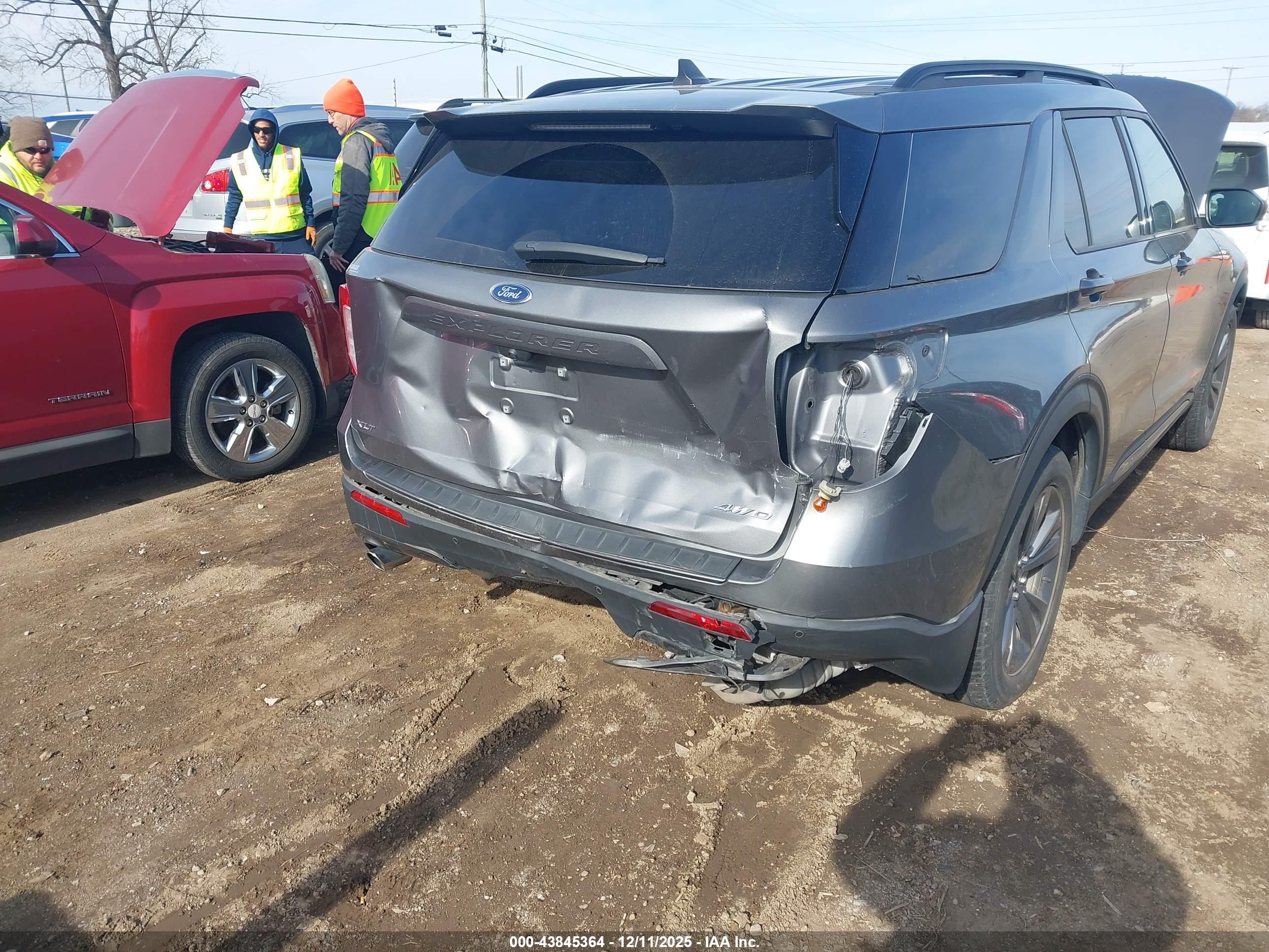 FORD EXPLORER image 6