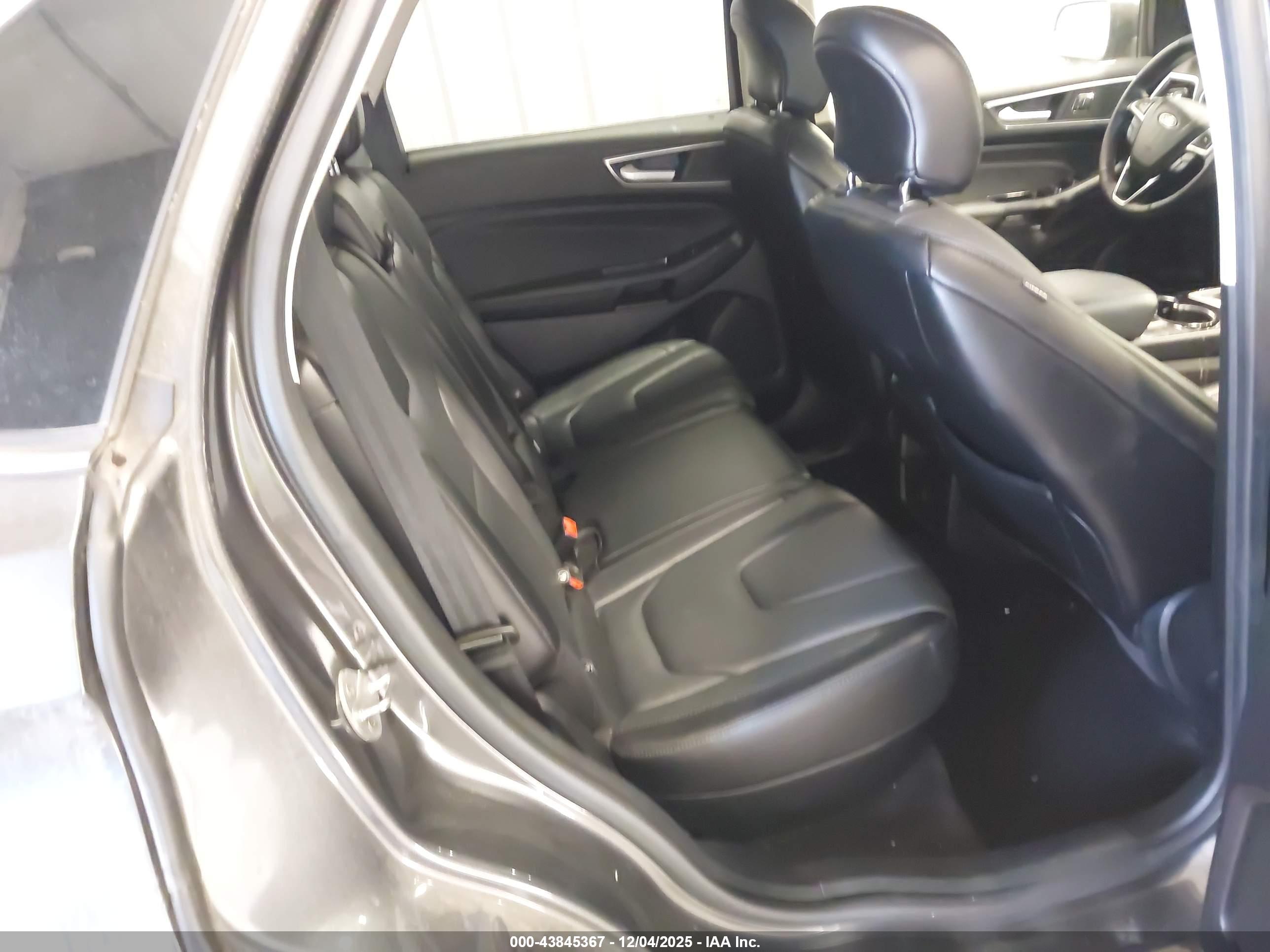 FORD EDGE image 8