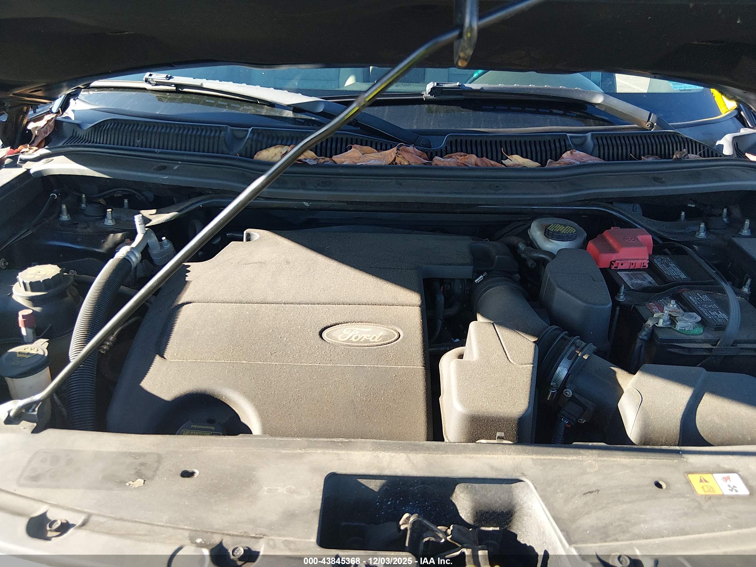 FORD EXPLORER image 10