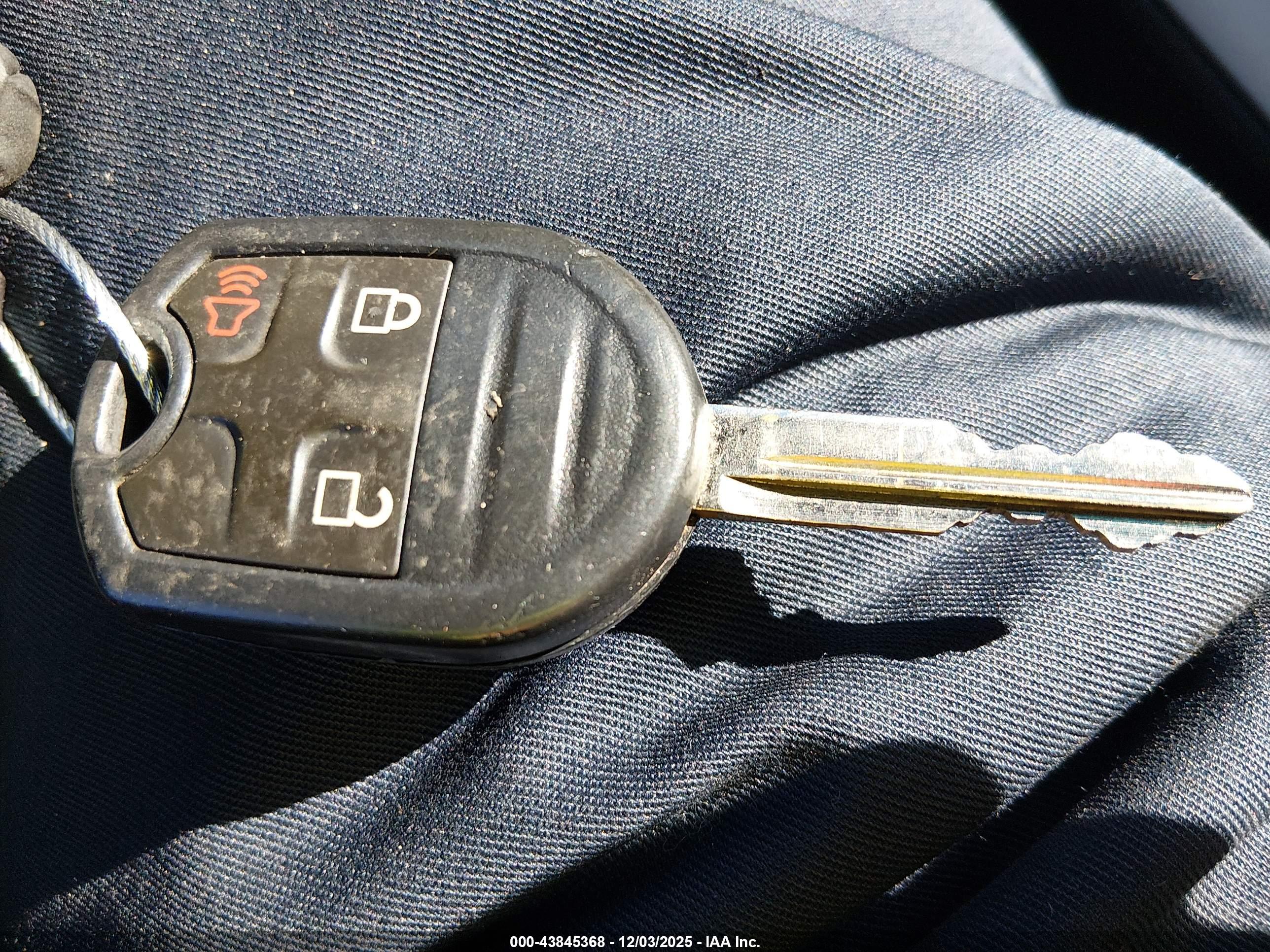 FORD EXPLORER image 11