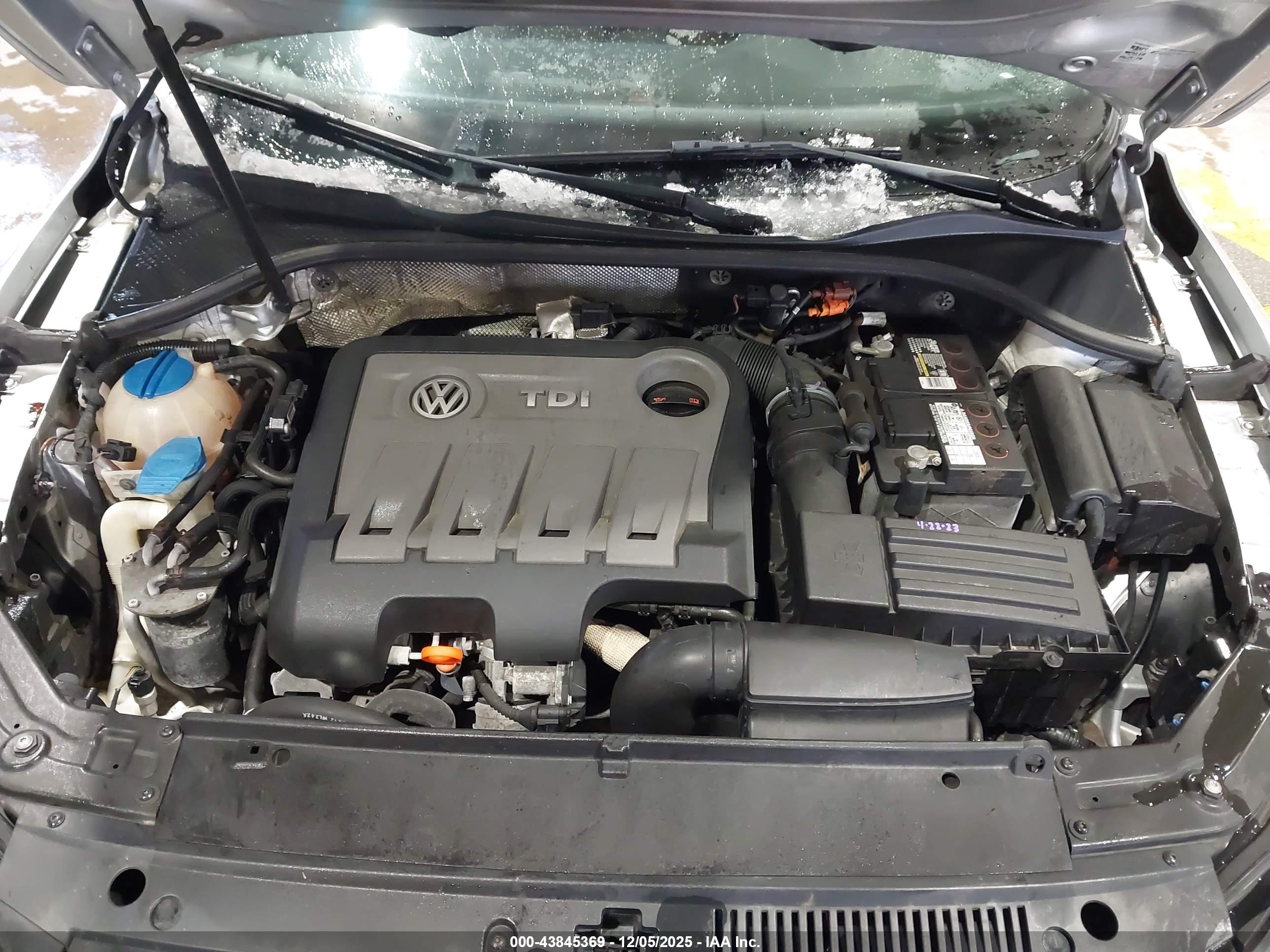 VOLKSWAGEN PASSAT image 10
