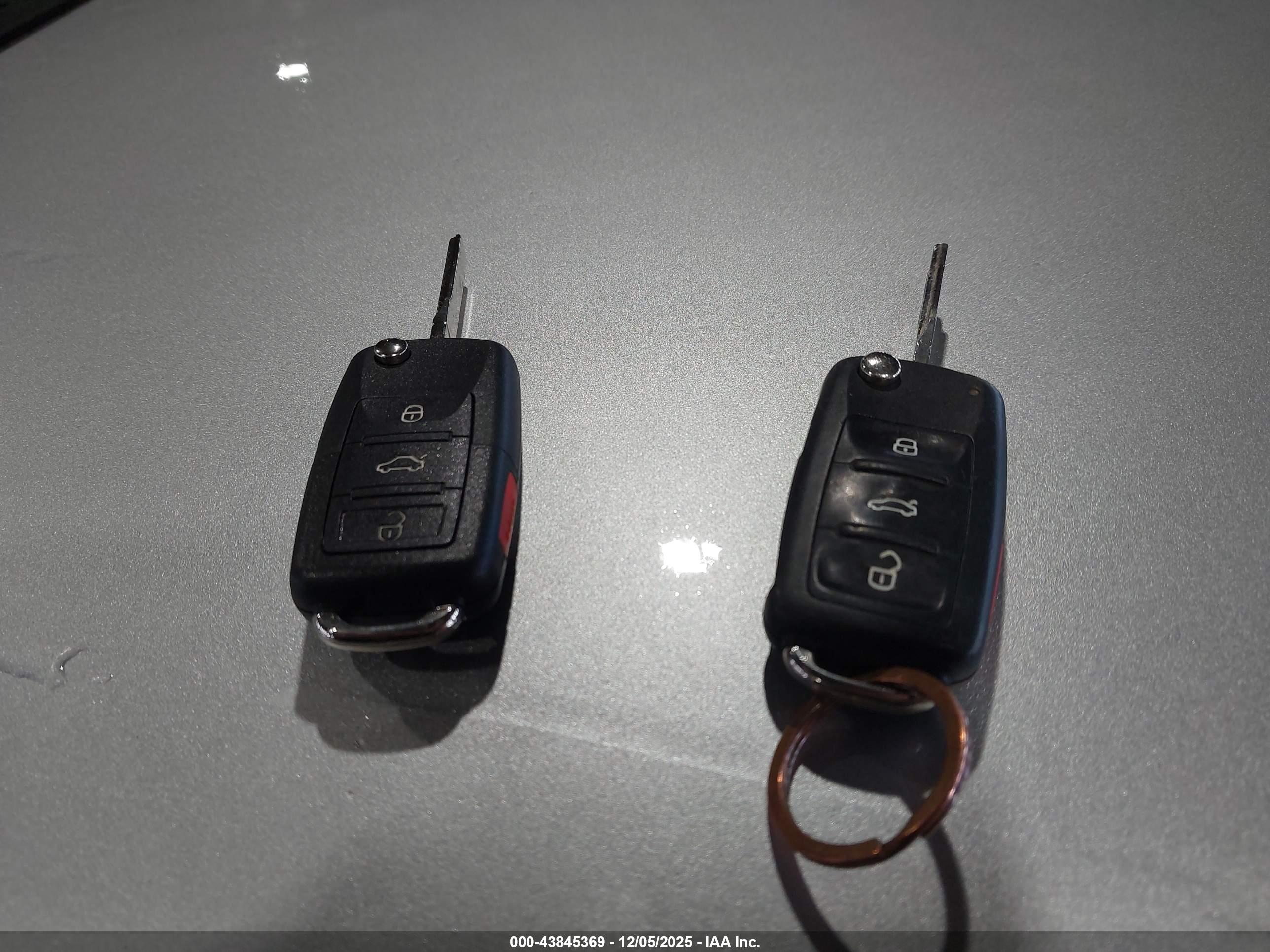 VOLKSWAGEN PASSAT image 11