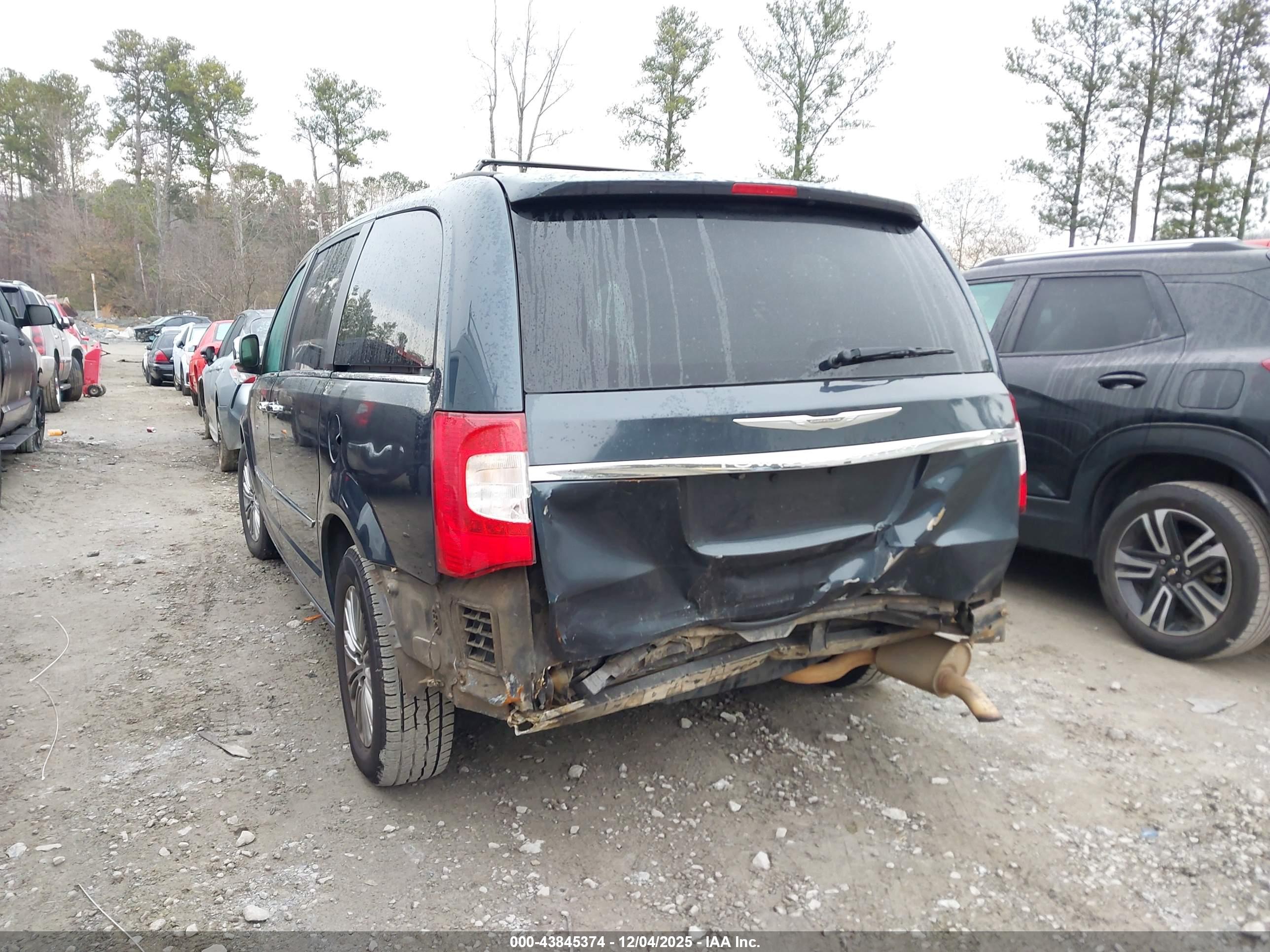 CHRYSLER TOWN image 3