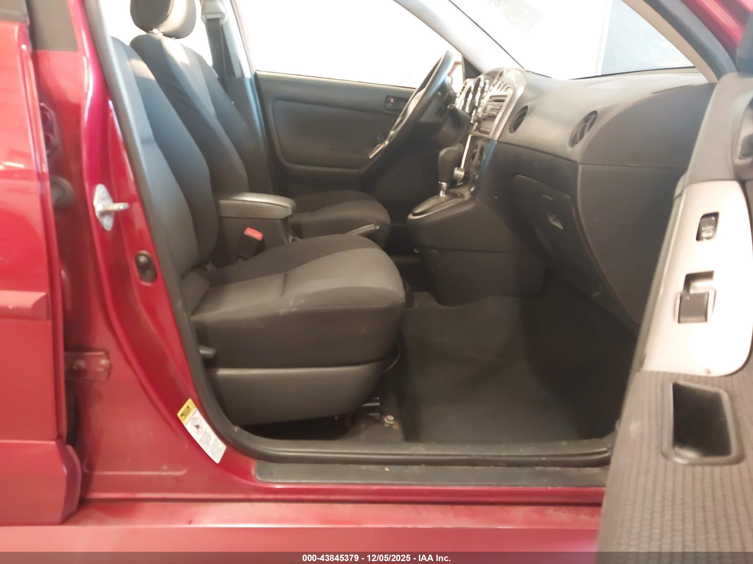PONTIAC VIBE image 5