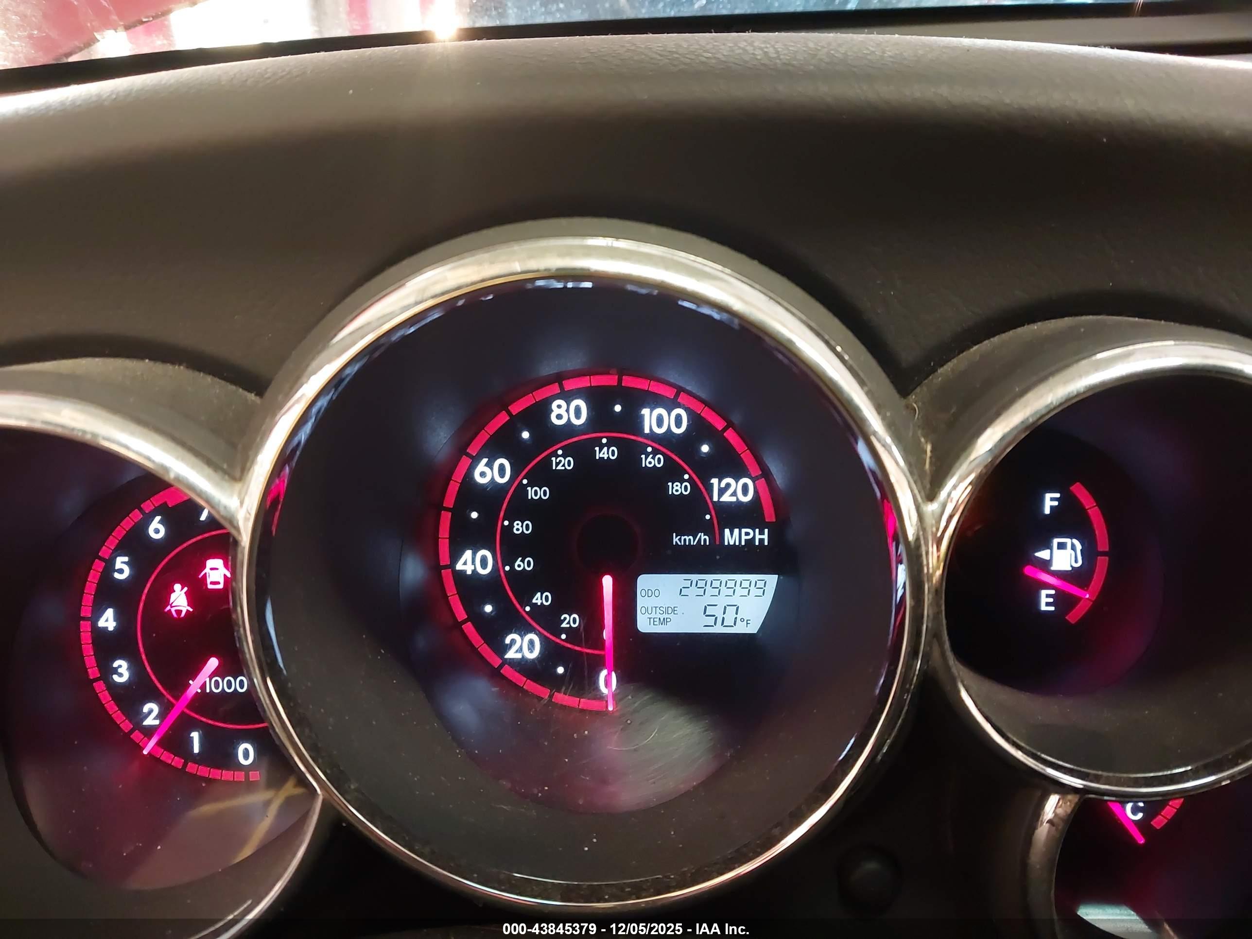 PONTIAC VIBE image 7