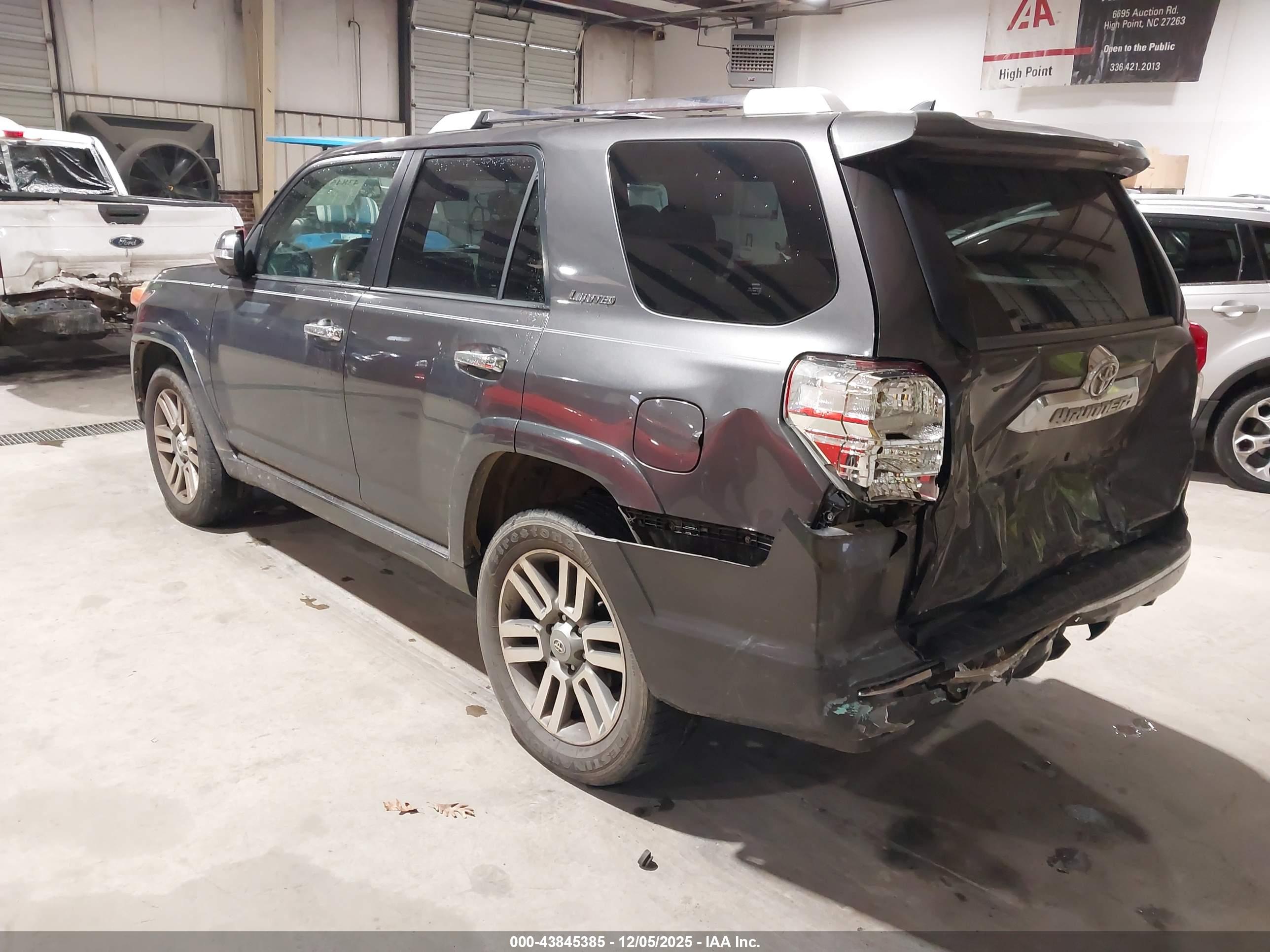TOYOTA 4RUNNER image 3