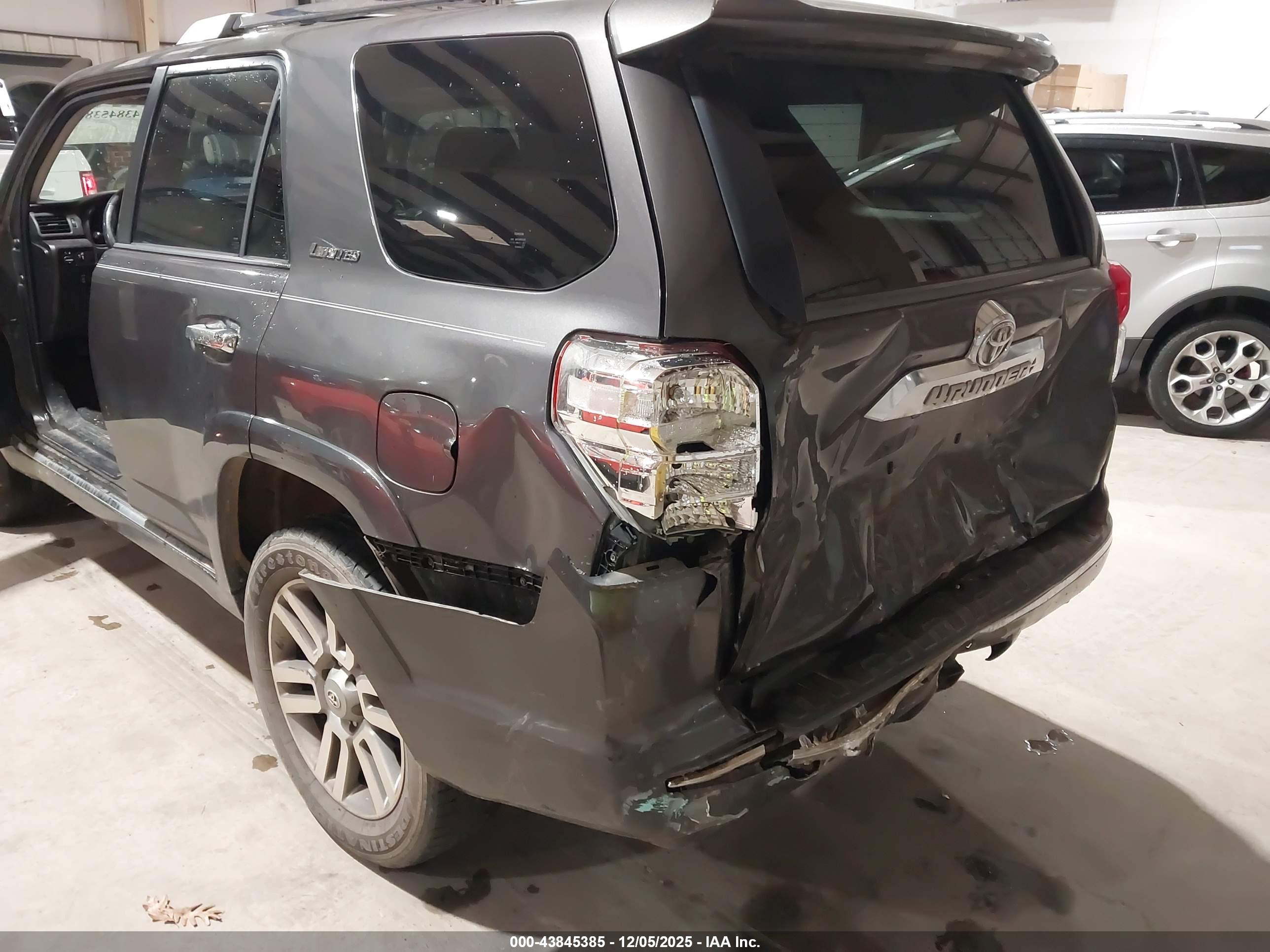TOYOTA 4RUNNER image 6