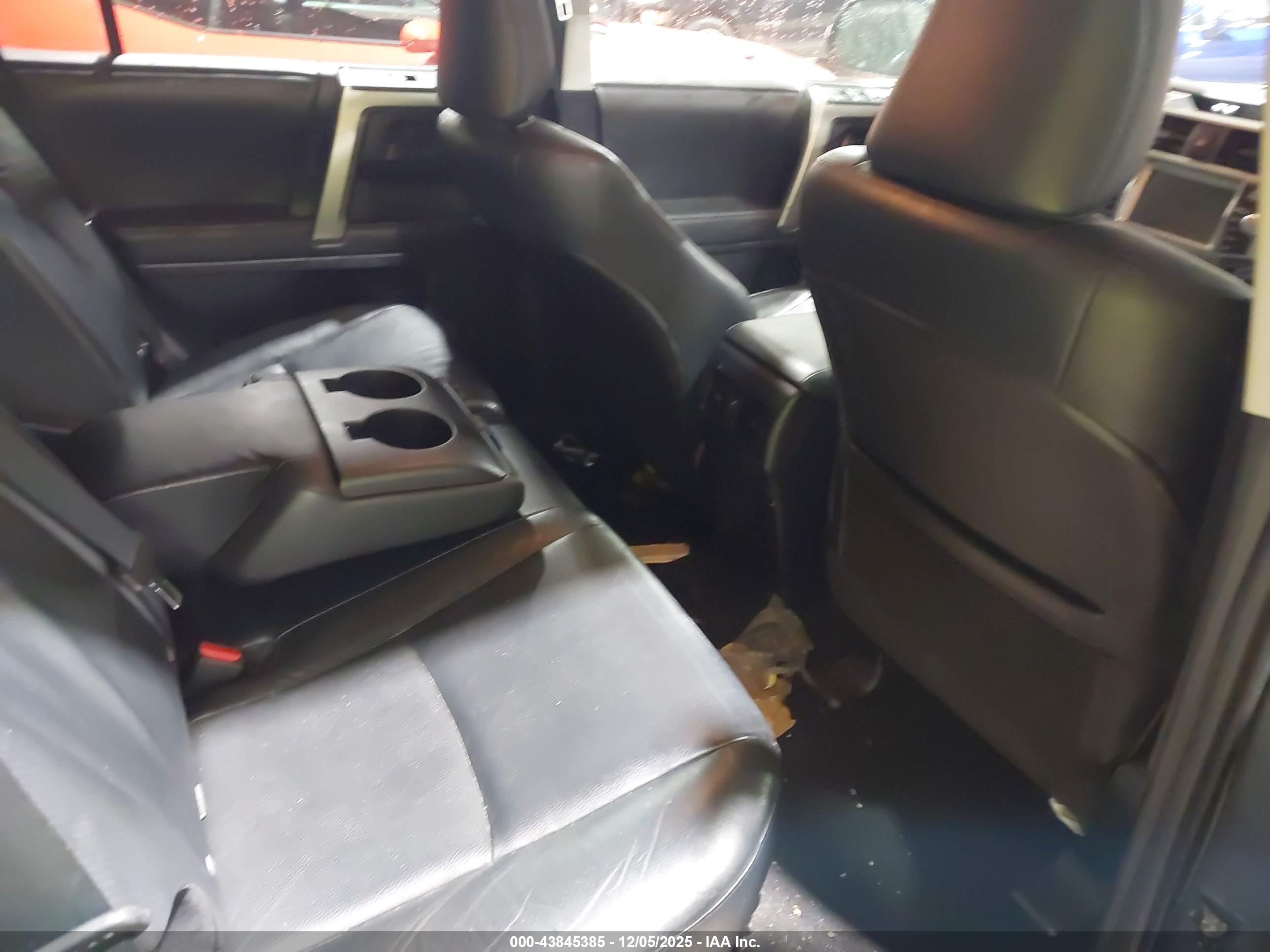 TOYOTA 4RUNNER image 8