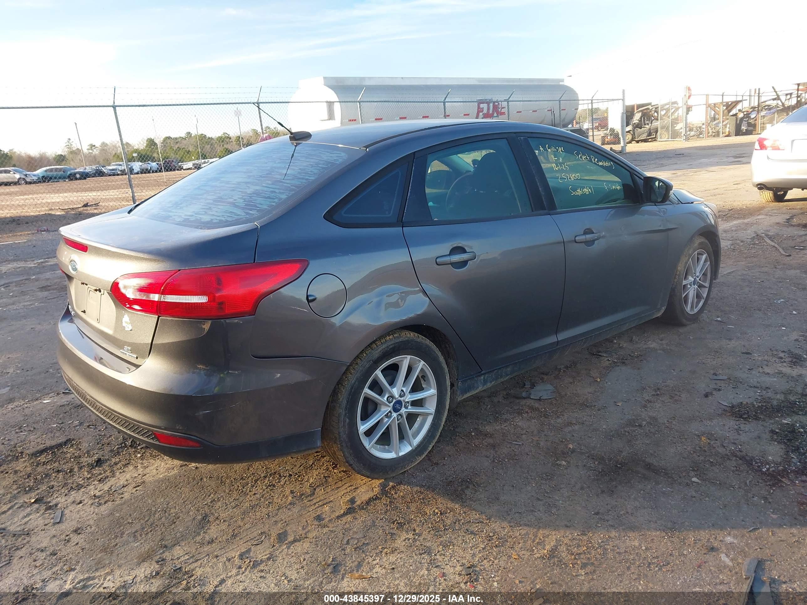 FORD FOCUS image 4