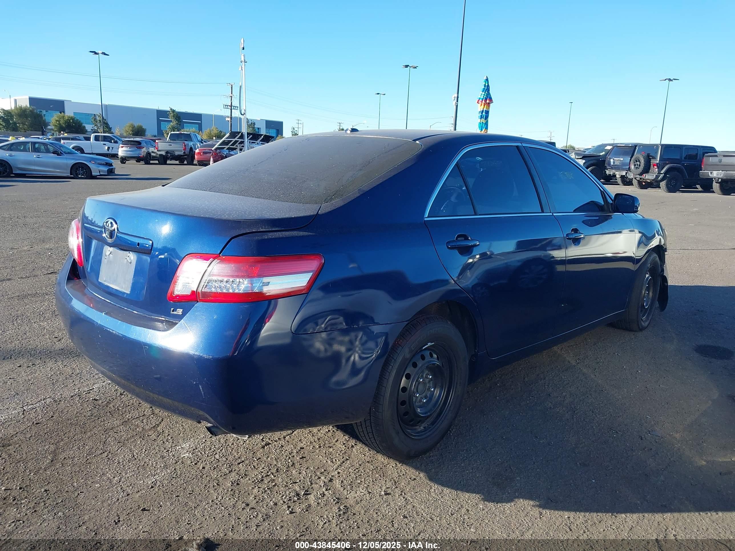 TOYOTA CAMRY image 4