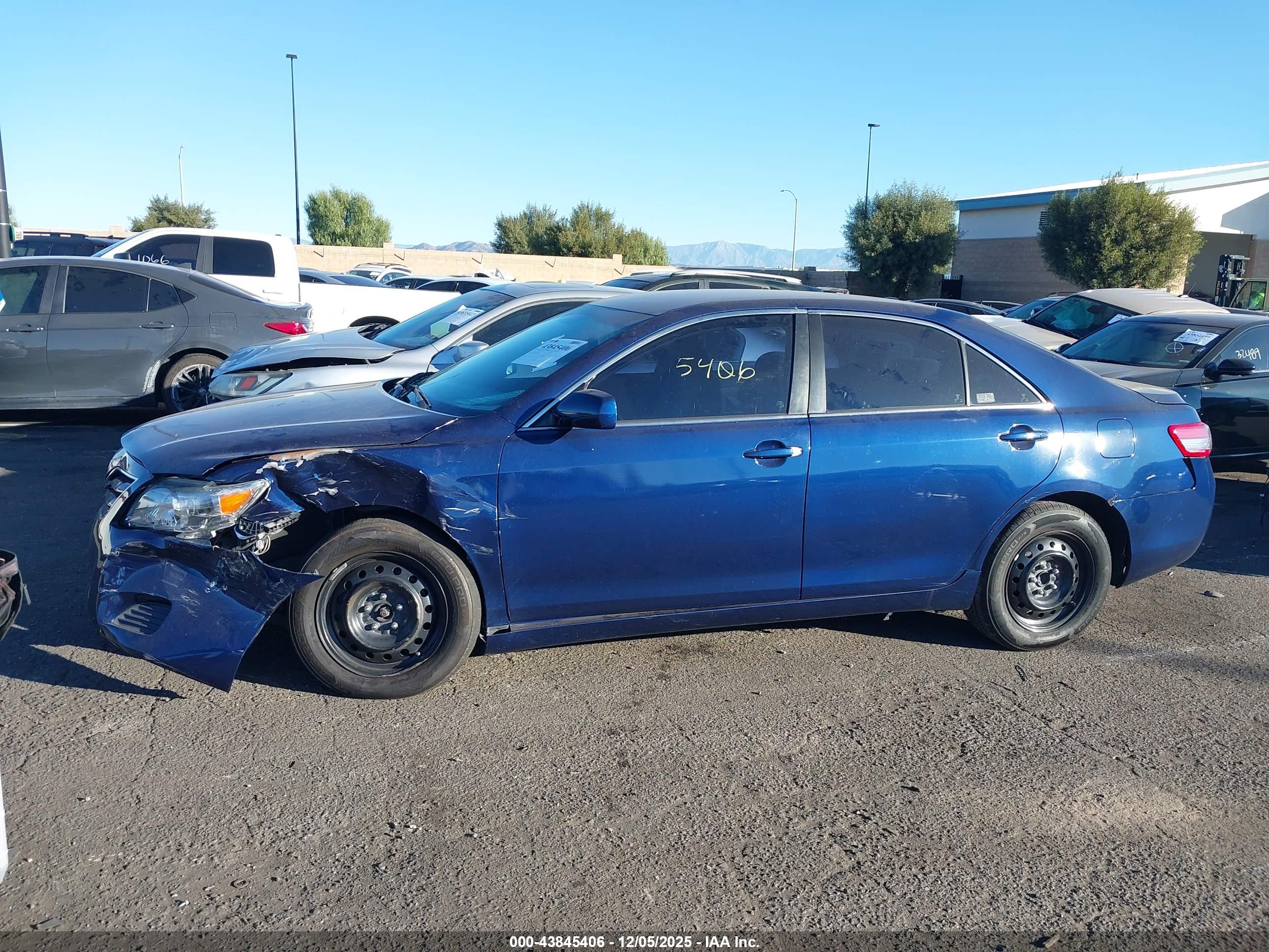 TOYOTA CAMRY image 6
