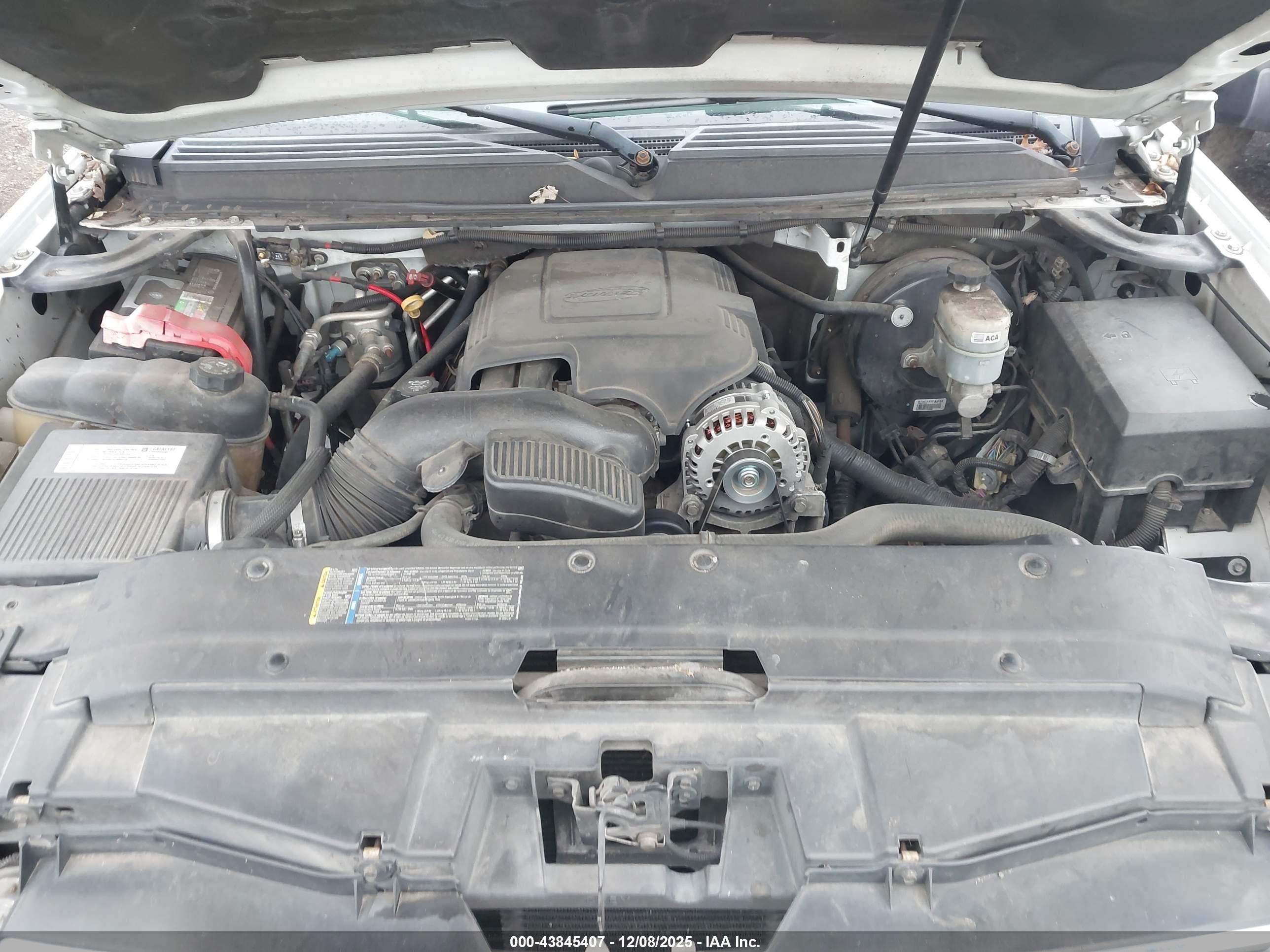 CHEVROLET SUBURBAN image 10