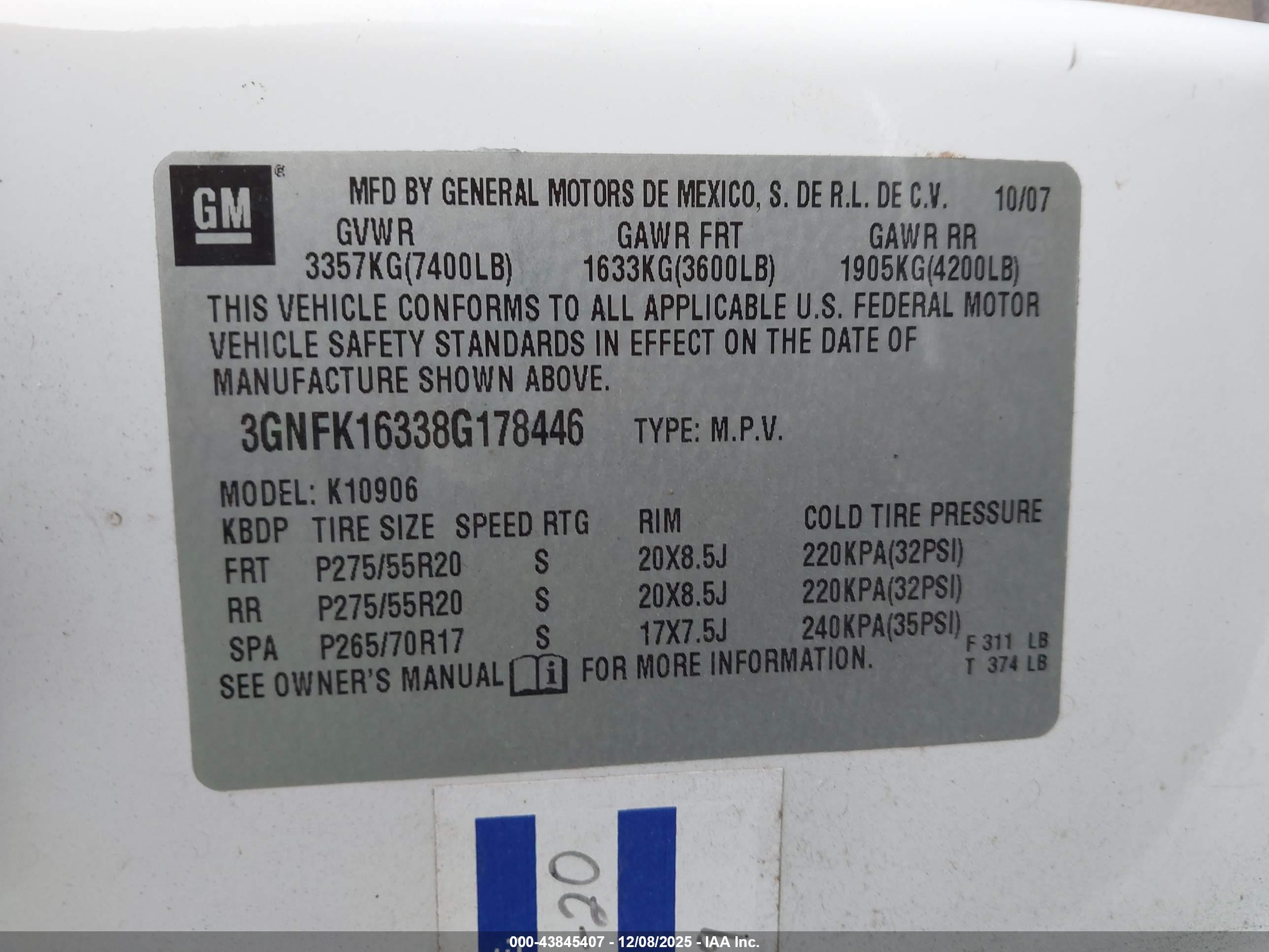 CHEVROLET SUBURBAN image 9