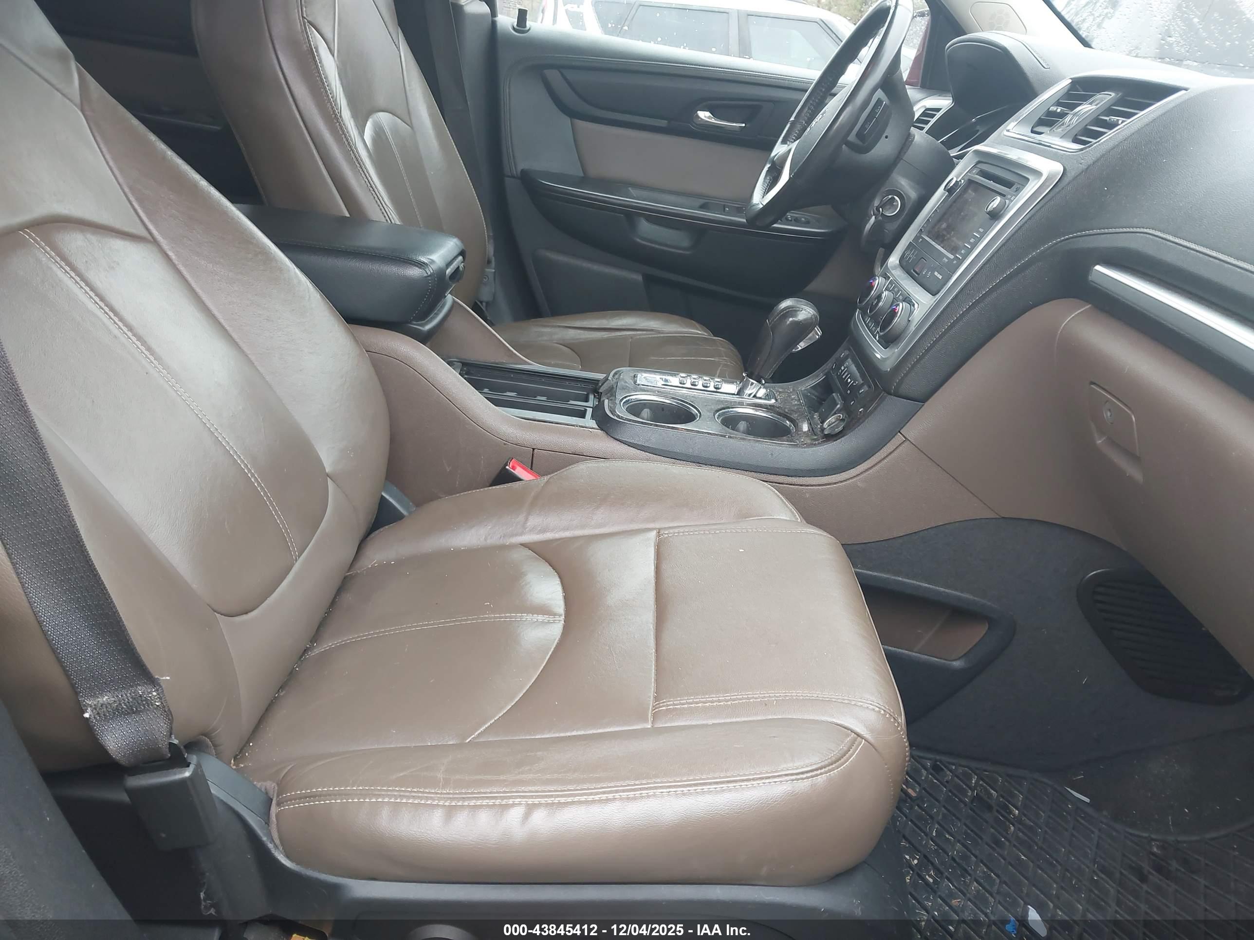 GMC ACADIA image 5