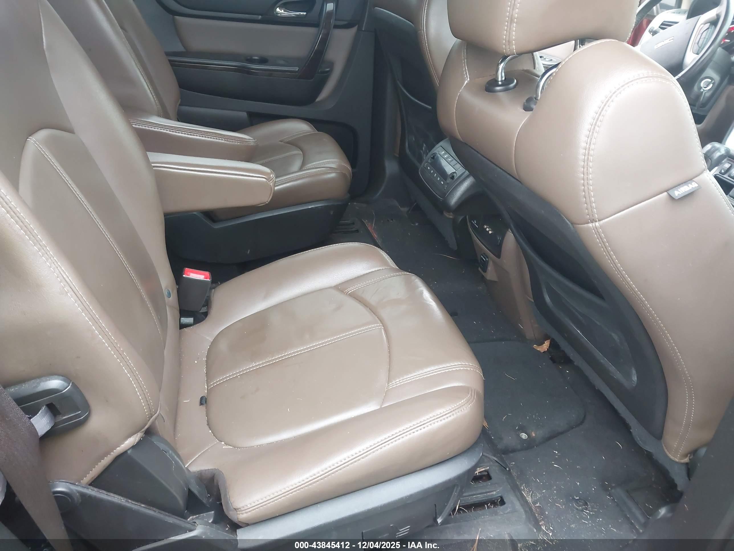GMC ACADIA image 8