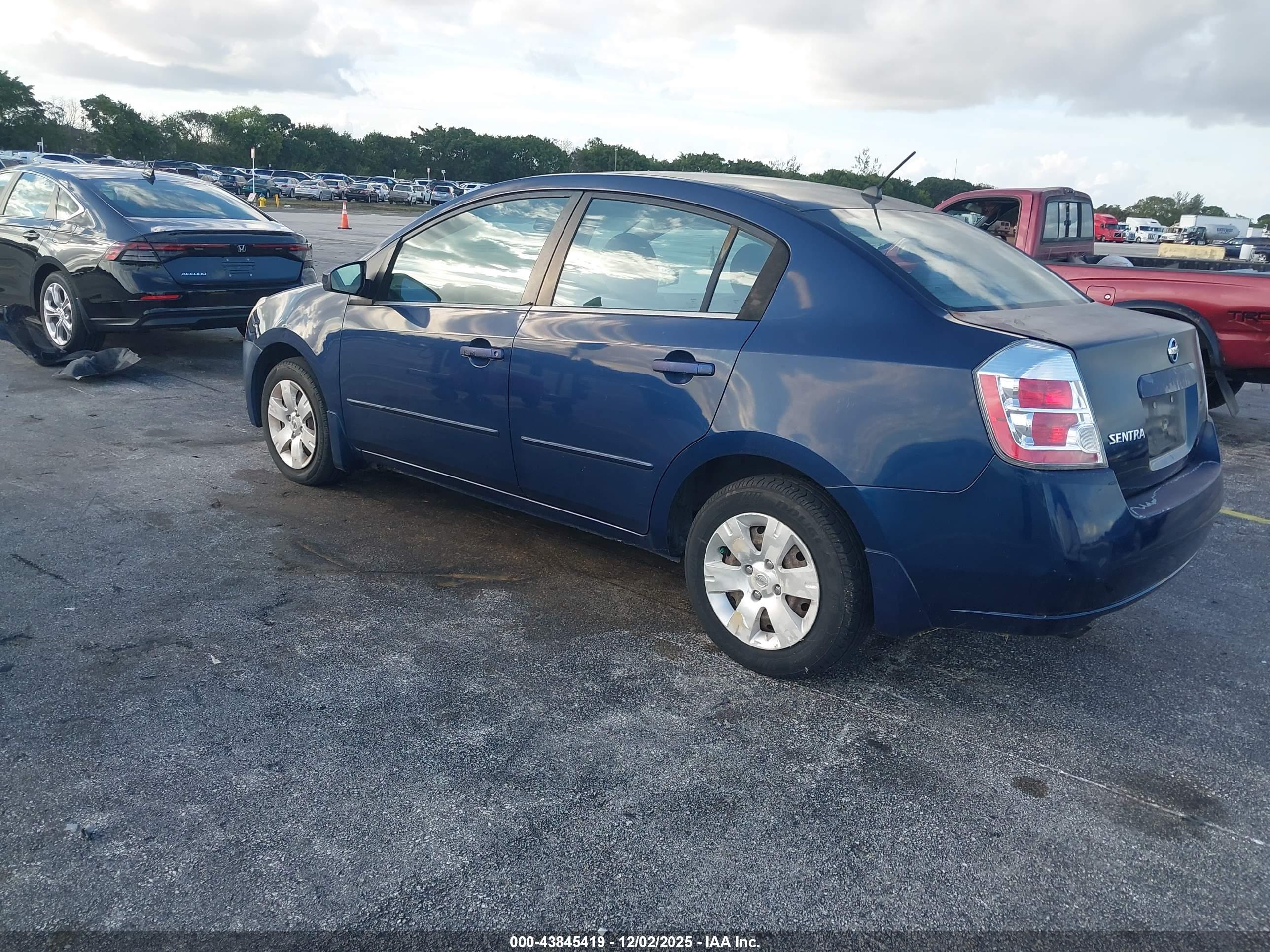 NISSAN SENTRA image 3