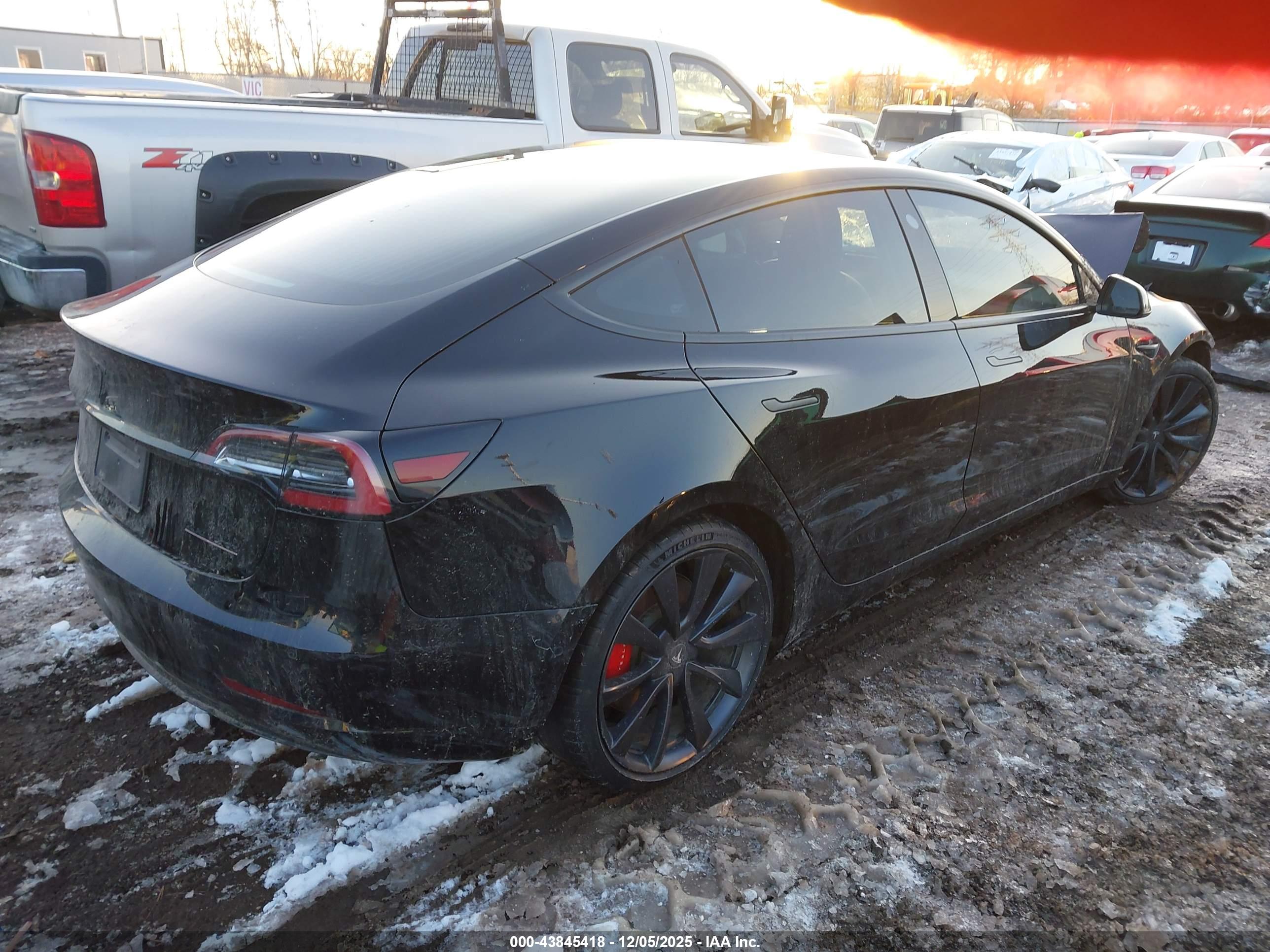 TESLA MODEL image 4