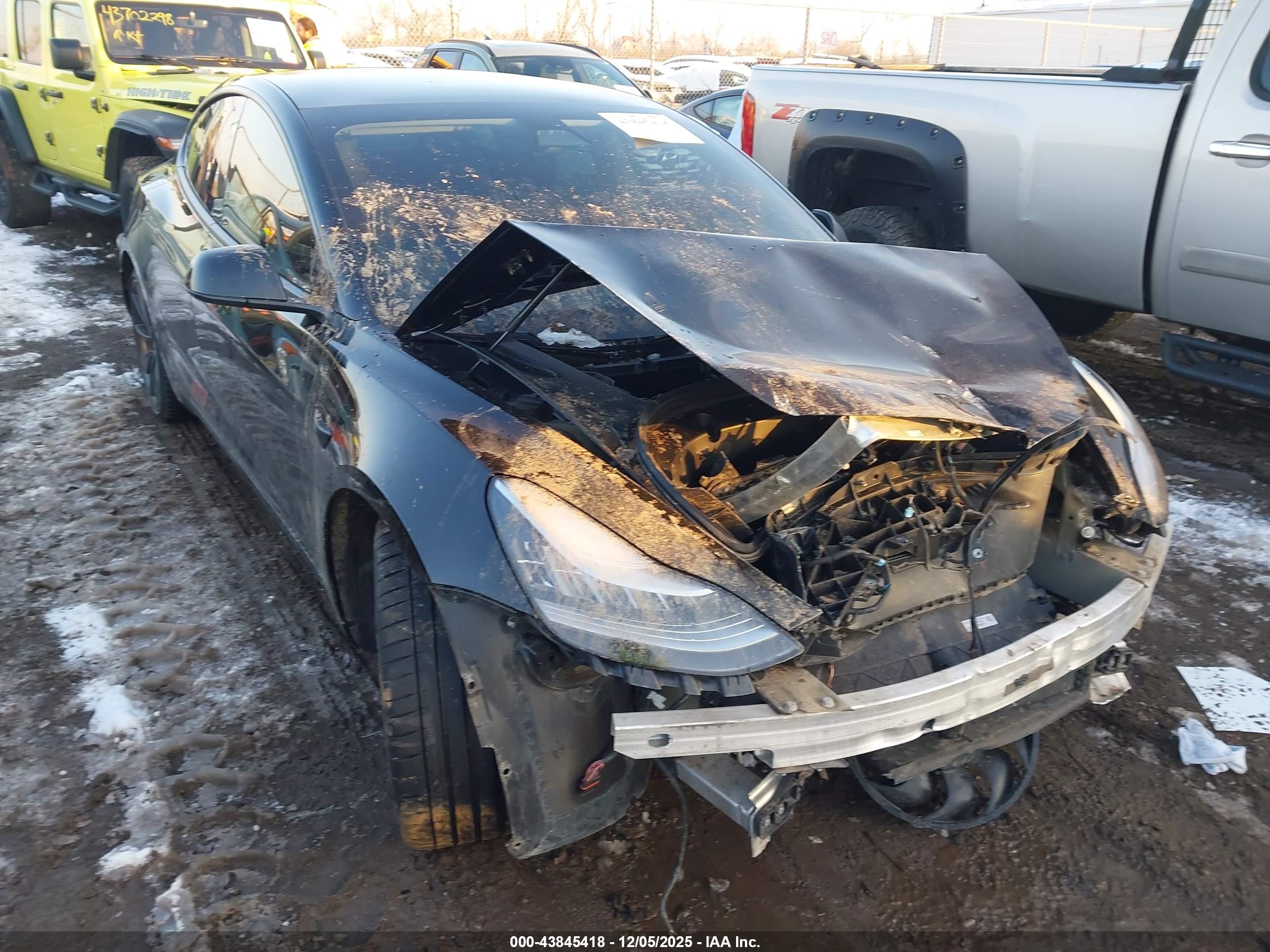 TESLA MODEL image 6